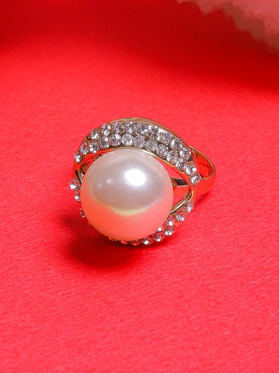 

KPOP Gold-Plated Cubic Zirconia Stone-Studded & Pearls Beaded Adjustable Finger Ring