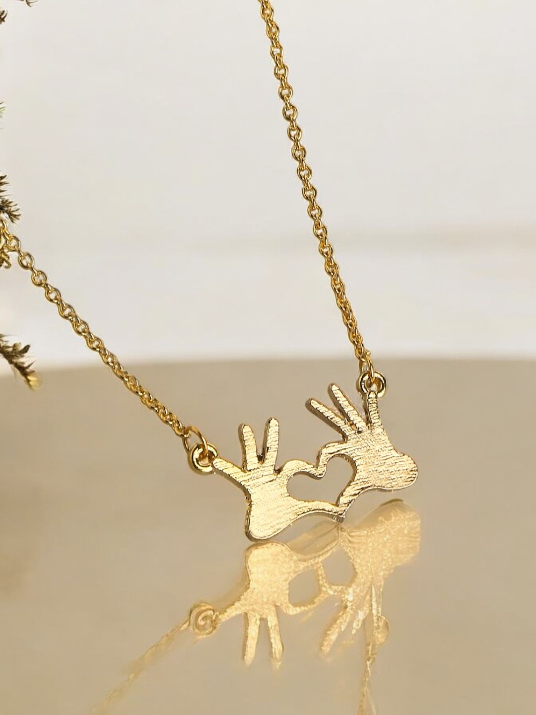 

fabula Gold-Plated Heart Shaped Pendant With Chain