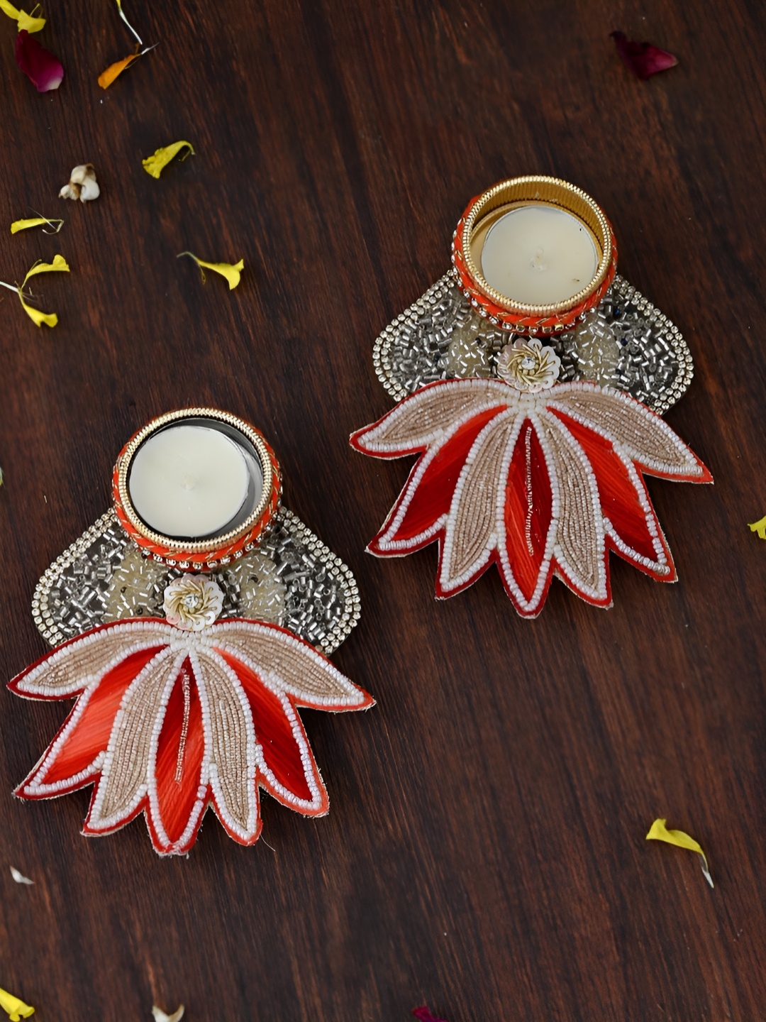 

Aapno Rajasthan Gold-toned & Red 2 Pieces Lotus Shaped Metal Candle Holders