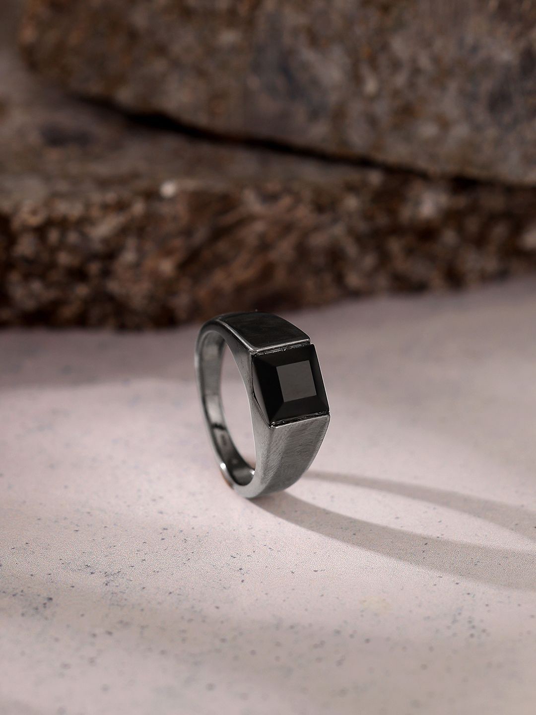 

GIVA Men 925 Sterling Silver Stone-Studded Finger Ring, Black