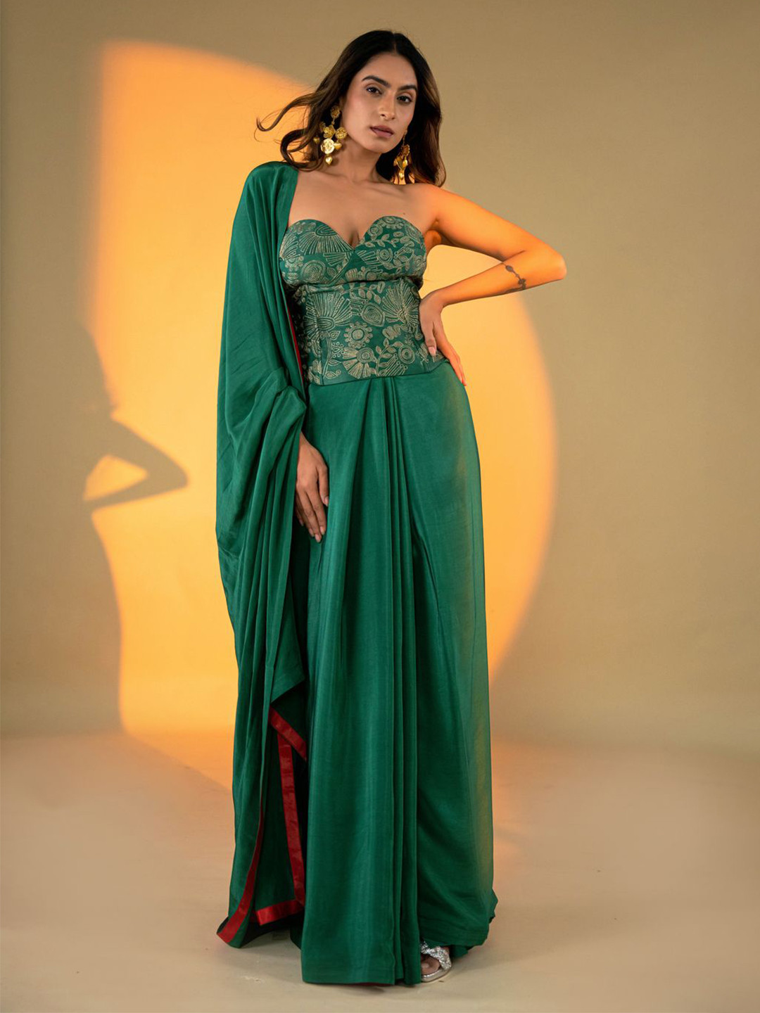 

AMROOD Solid Satin Ready to Wear Saree, Green