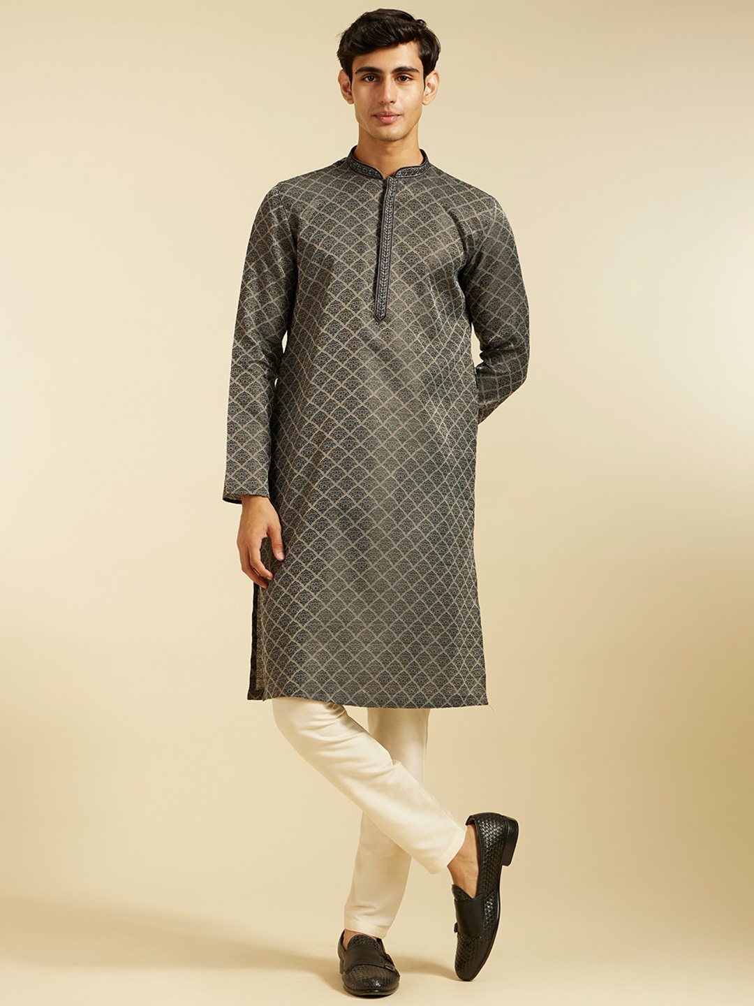 

Diwas by Manyavar Men Ethnic Motifs Woven Design Mandarin Collar Straight Kurta, Grey