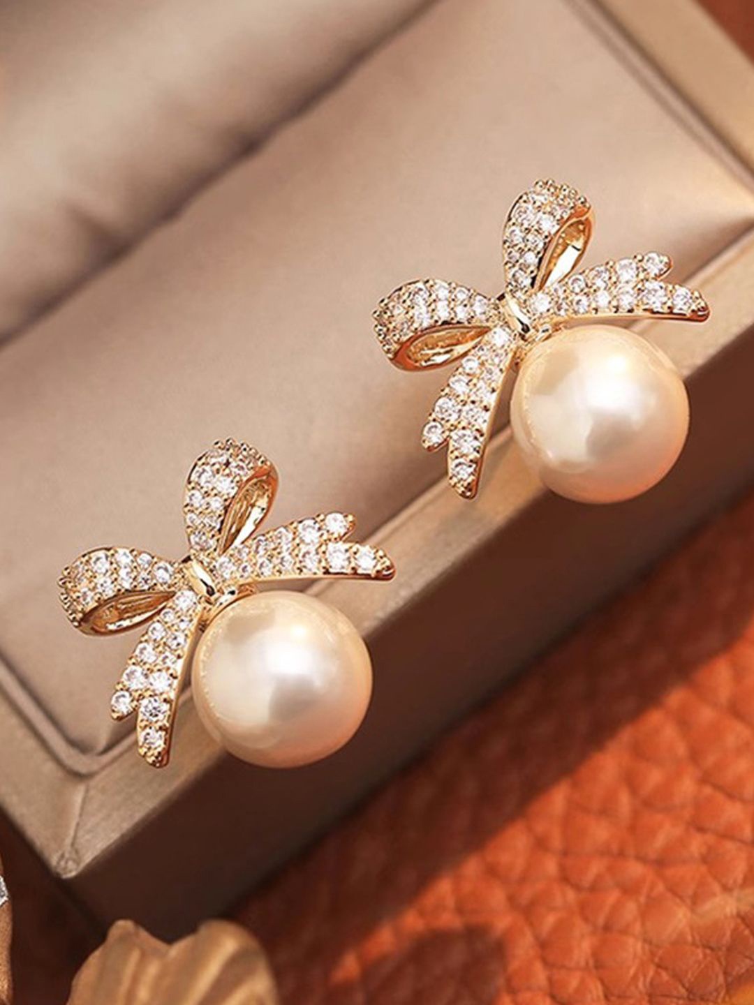 

KRENOZ Classic Studs Earrings, Gold