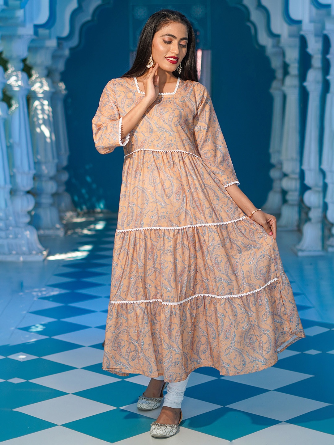 

GO BOUJEE Women Floral Printed Tiered Cotton Kurta, Peach