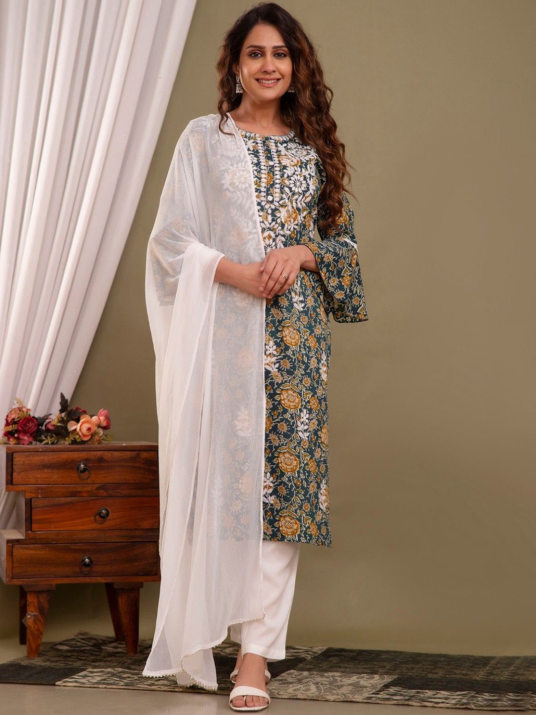 

FASHION FEMINA LUDHIANA Women Ethnic Motifs Embroidered Regular Thread Work Kurta with Trousers & With, Green