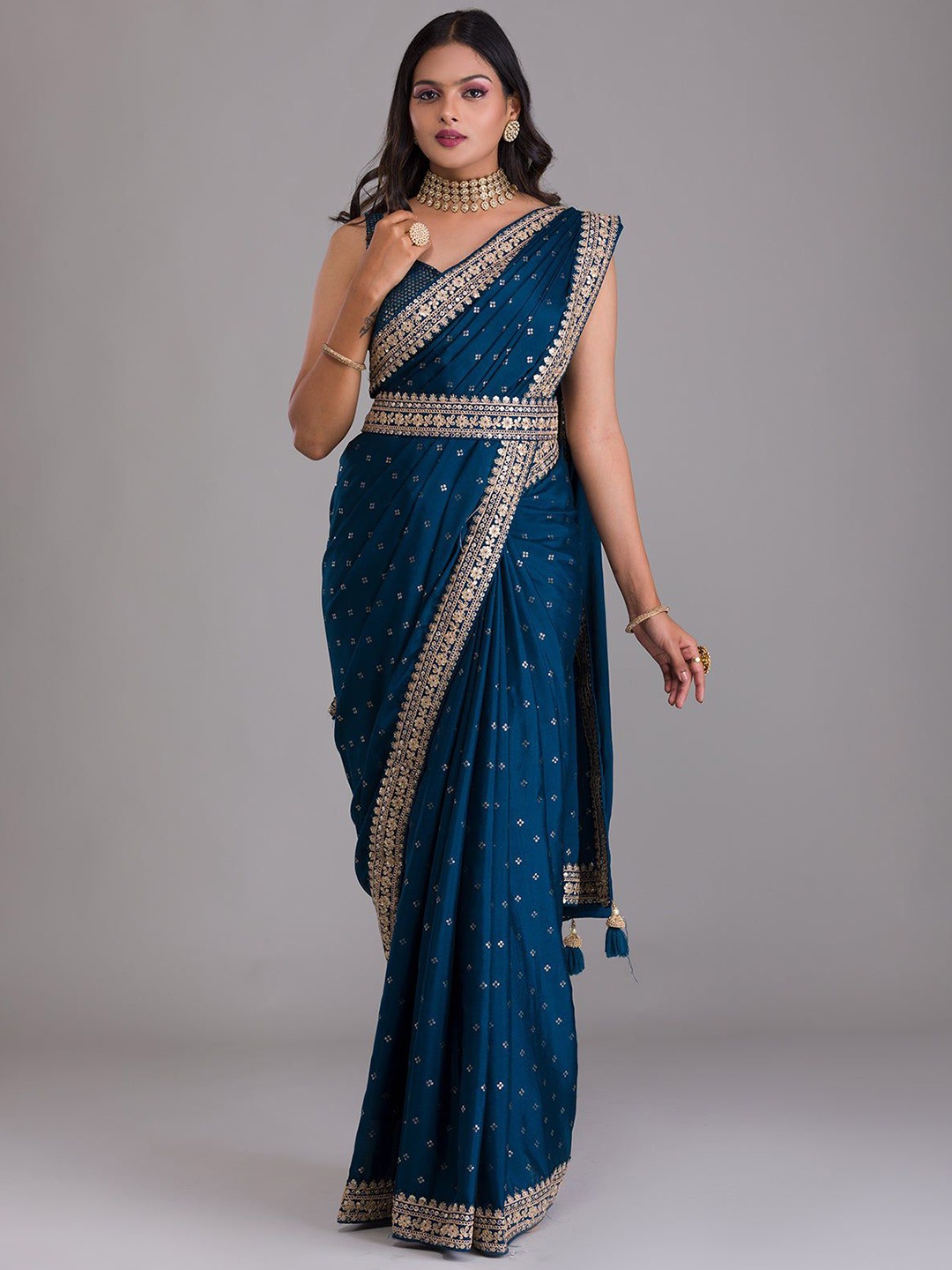 

Fusionic Ethnic Motifs Sequinned Saree, Navy blue