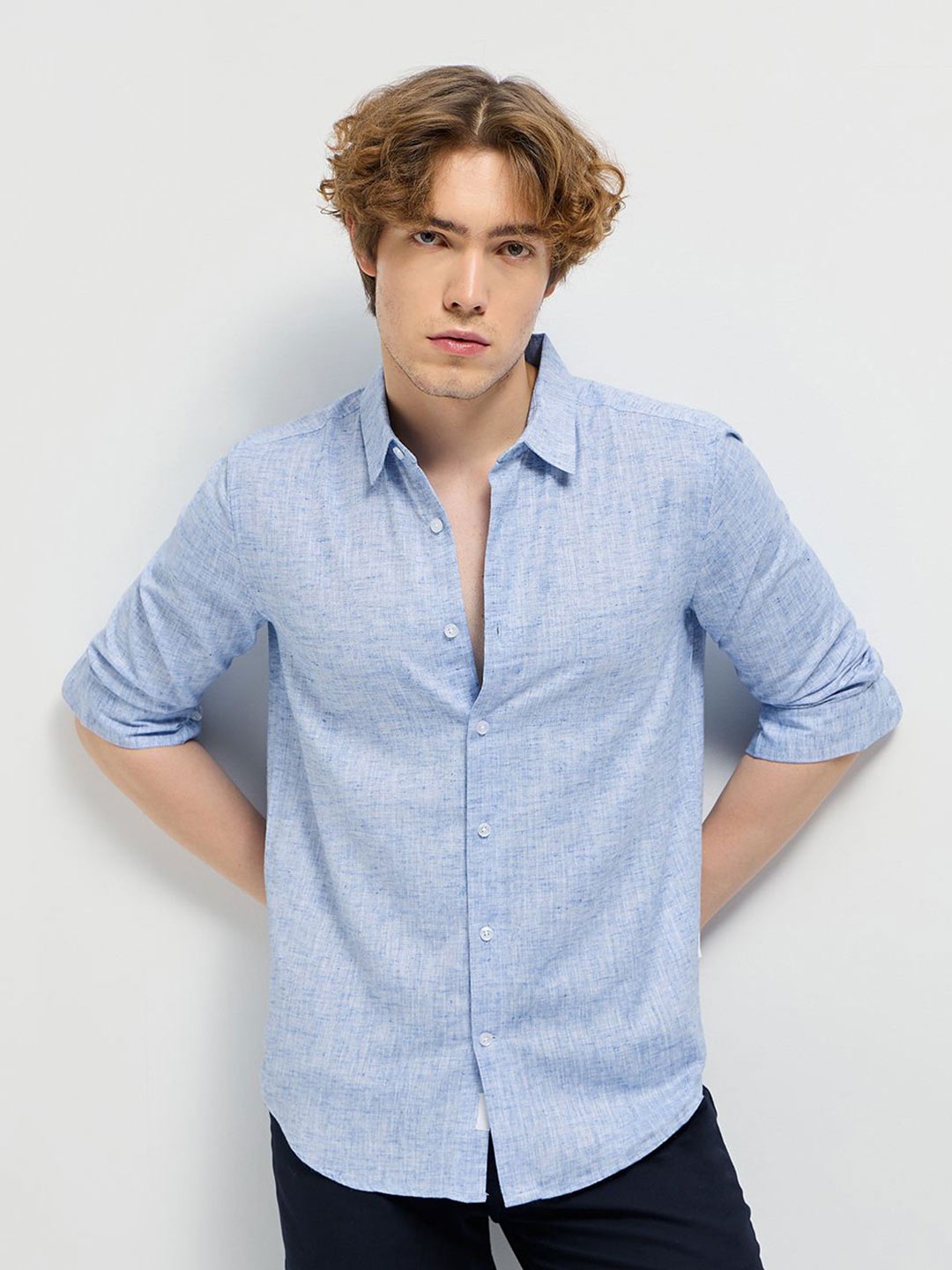 

THE BEAR HOUSE Men Spread Collar Solid Casual Shirt, Blue