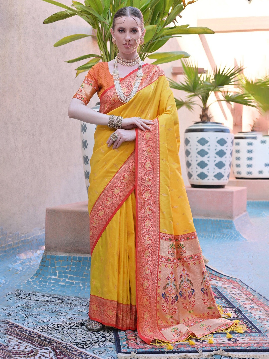 

MySilkLove Woven Design Zari Handloom Paithani Saree, Yellow