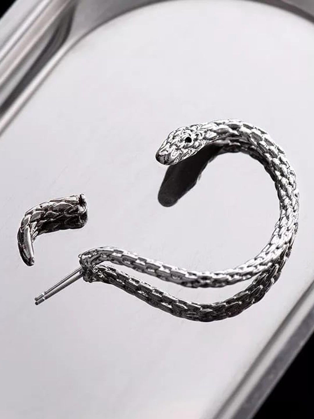 

Krelin Silver-Plated Stainless Steel Animal Shaped Ear Cuff
