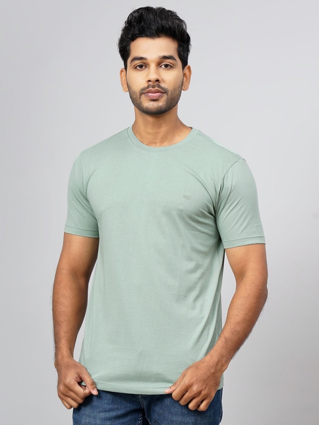 

JADE BLUE Men Solid Round Neck Cotton Slim Fit T-shirt, Green