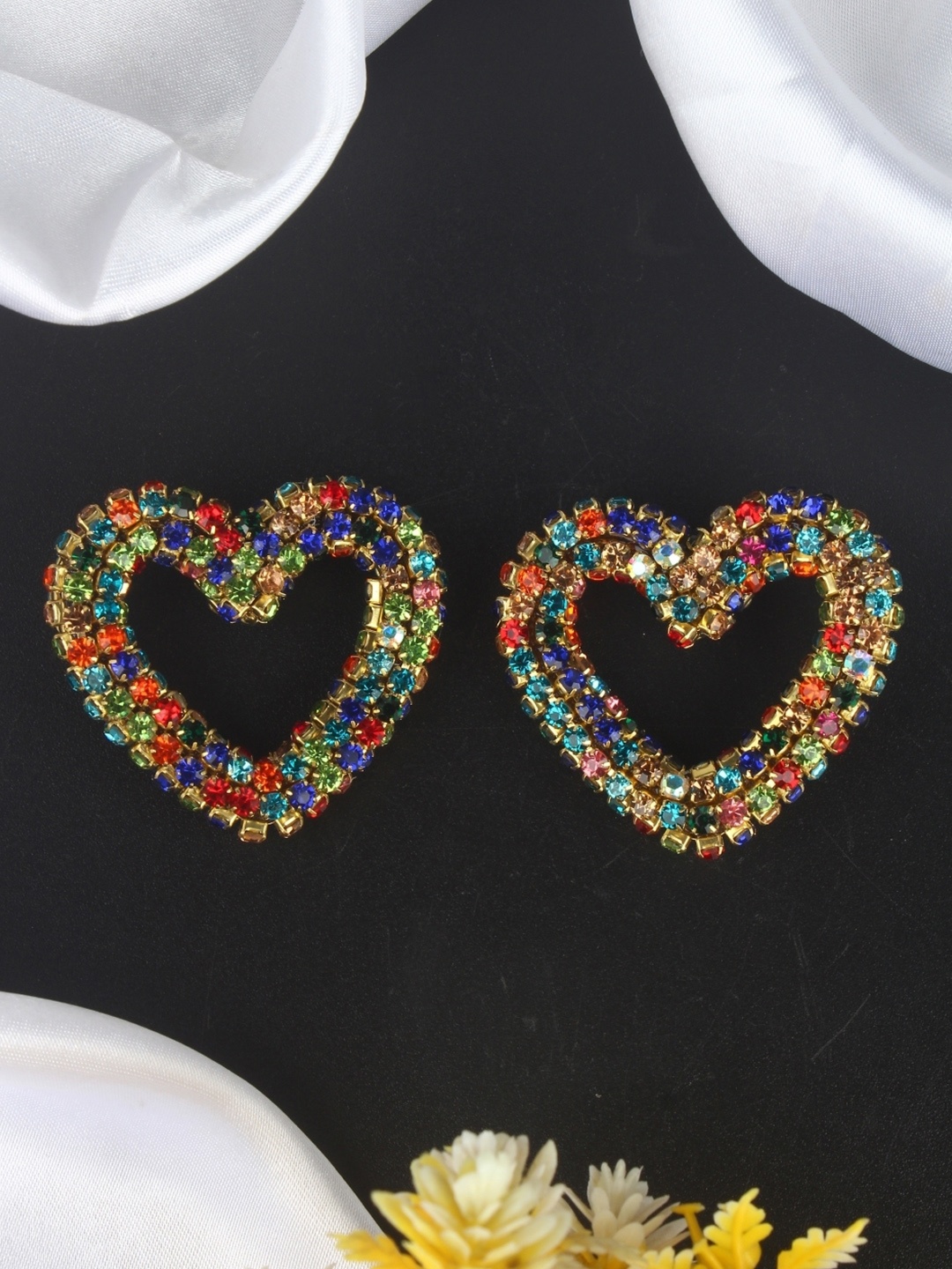 

KPOP Gold-Plated Heart Shaped Rhinestone Studded Studs