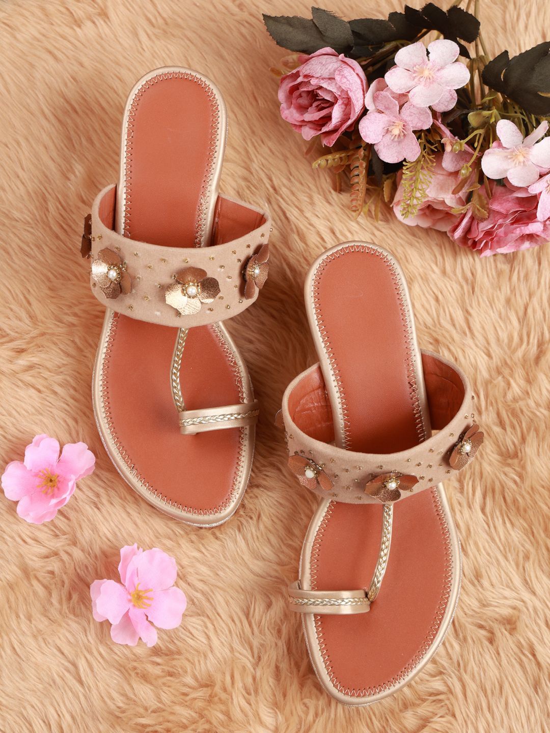 

Soul Roots Women Ethnic - Embellished Heels, Gold
