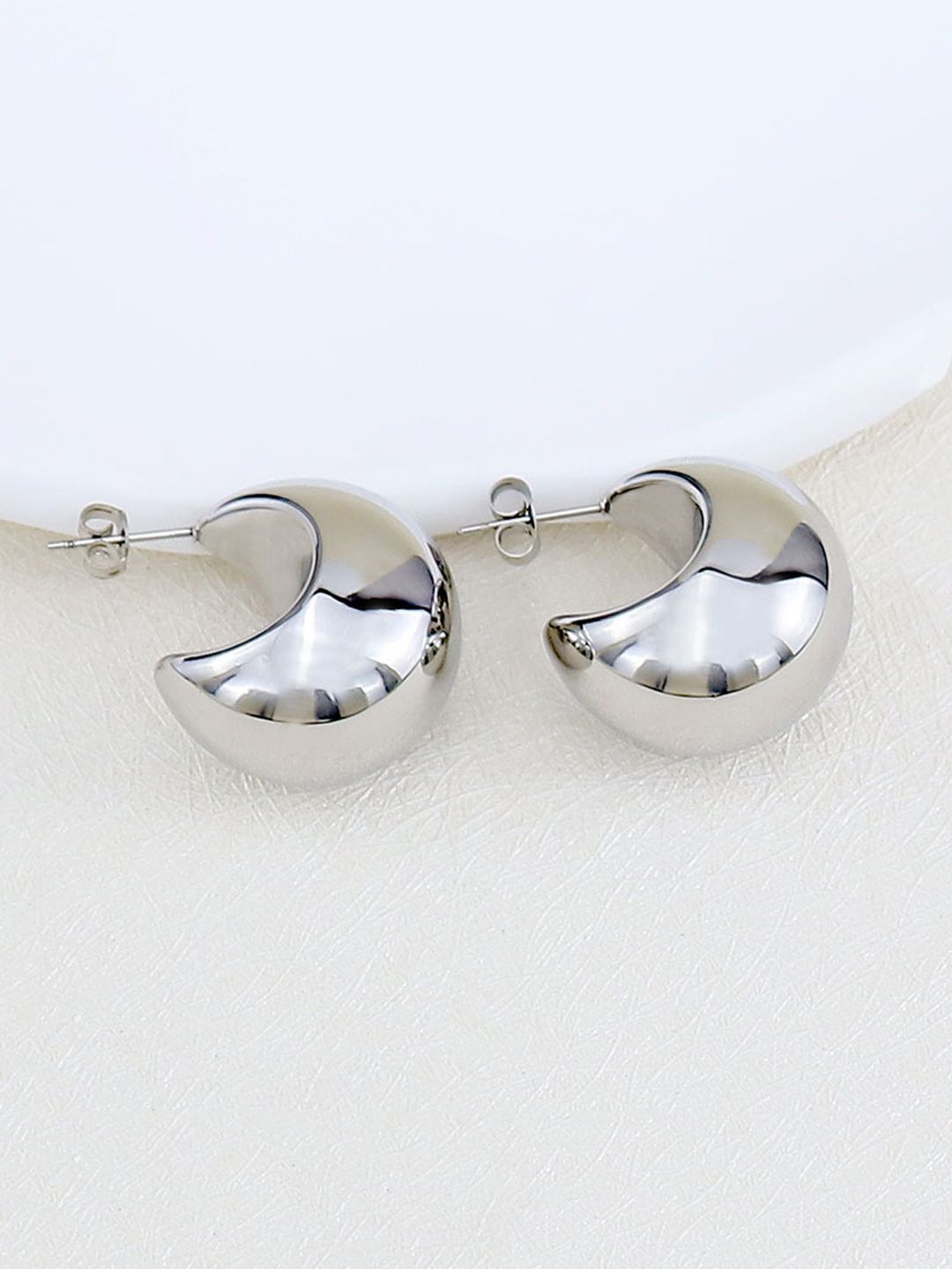 

KRENOZ Silver Plated Classic Studs Earrings
