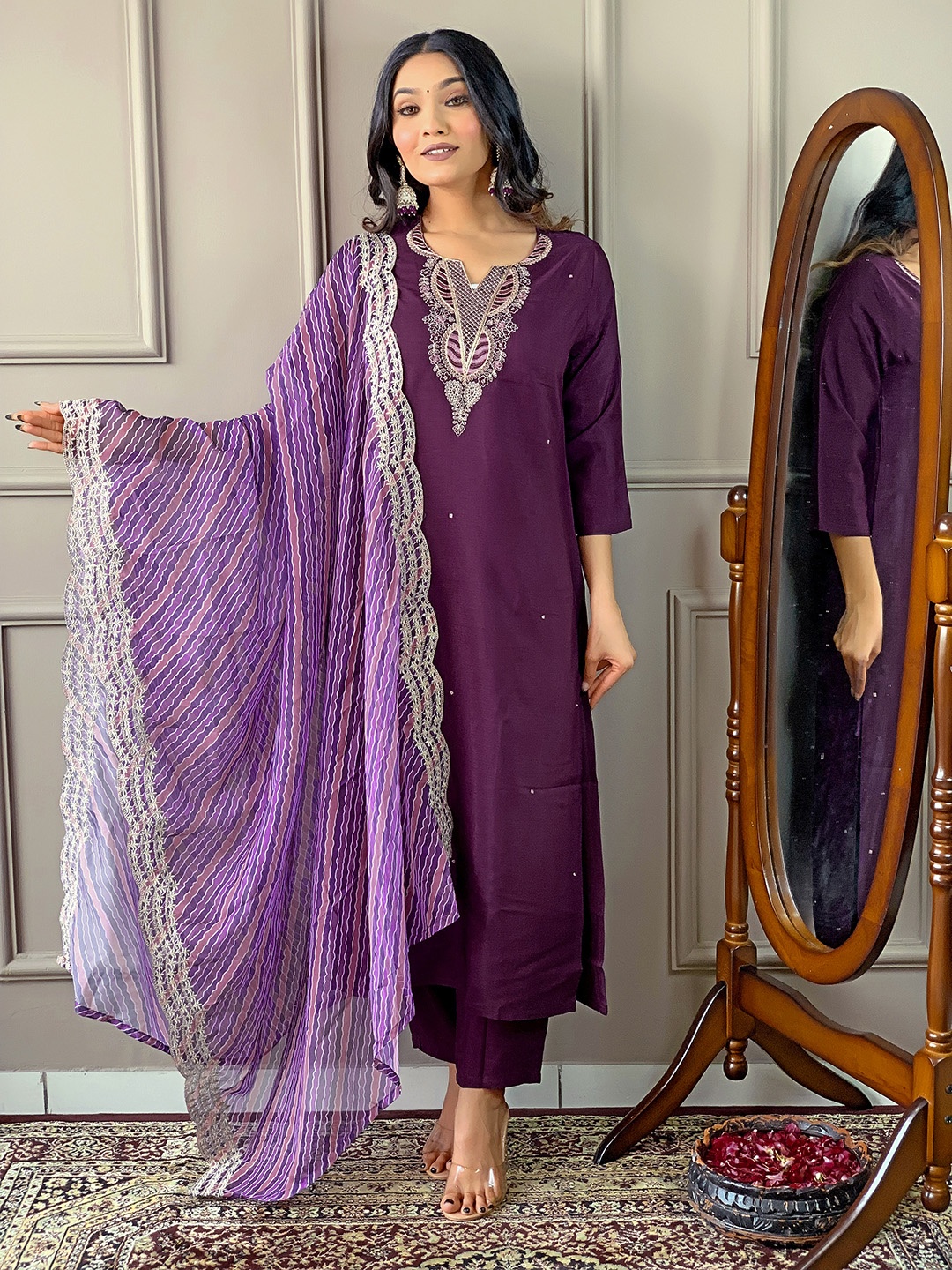 

BAESD Ethnic Motifs Embroidered Regular Straight Kurta with Trousers & Dupatta, Violet