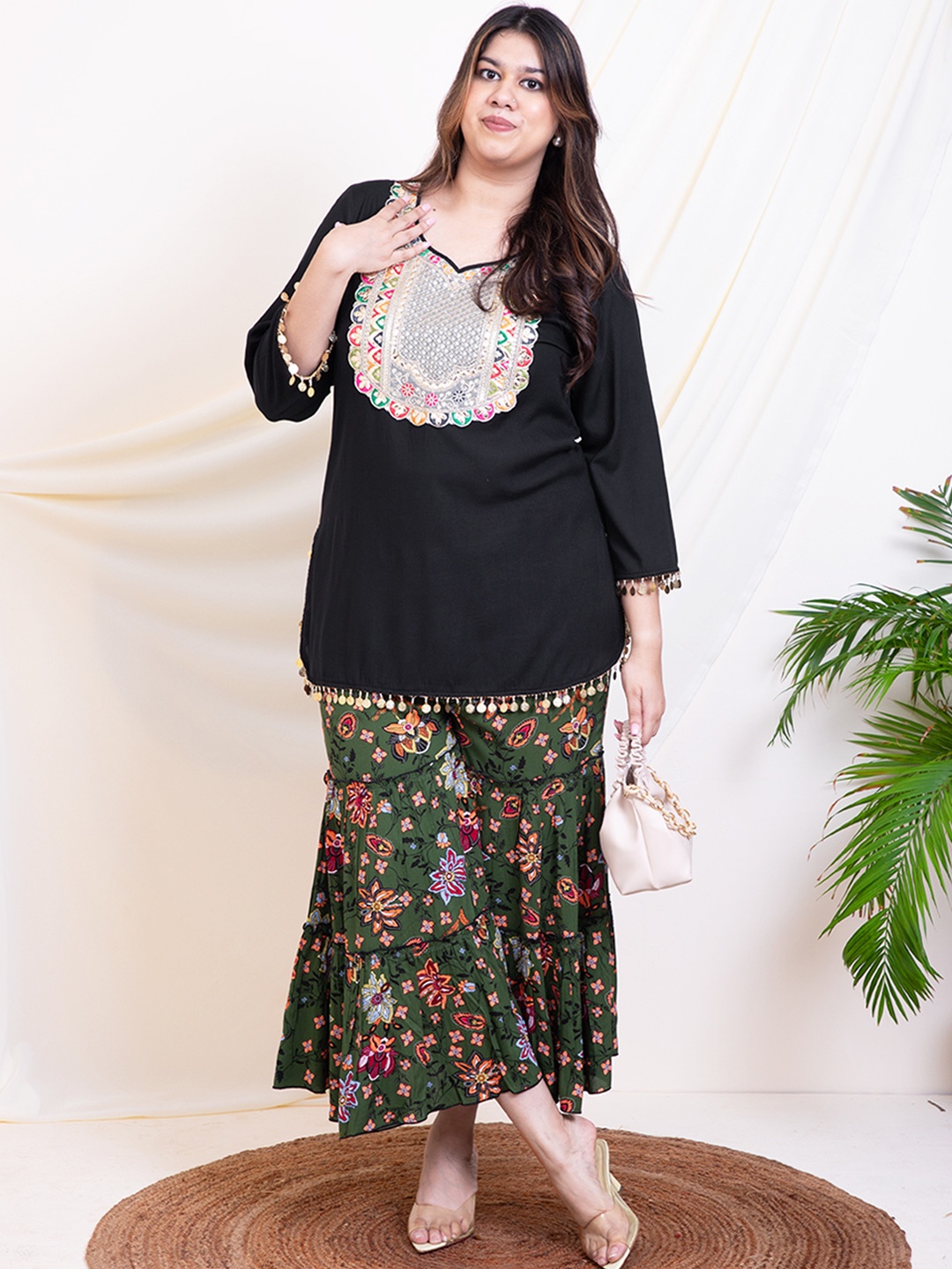 

DEEBACO Printed Plus Size Tunic With Sharara Co-Ords, Black