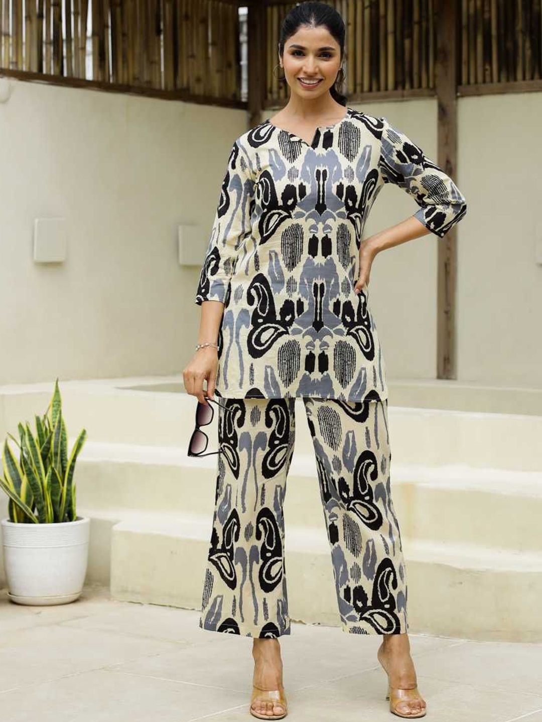 

FLAVIA CREATION Women Printed Top With Trousers Co-Ords, Black