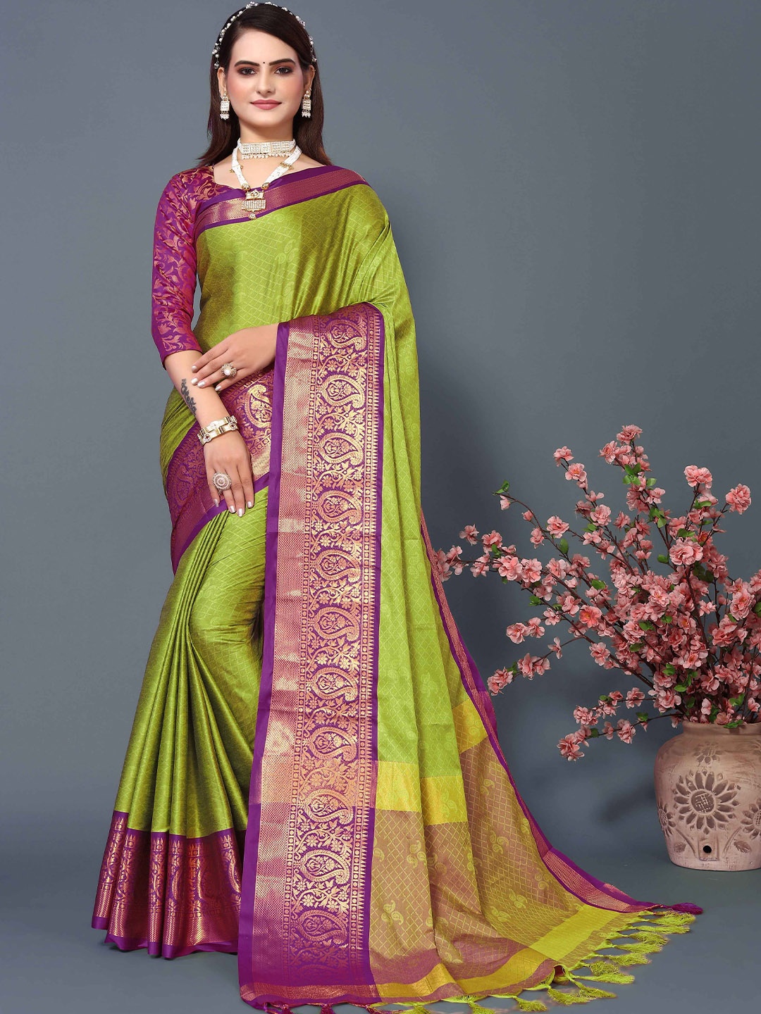 

Rhey Woven Design Zari Pure Silk Banarasi Saree, Green