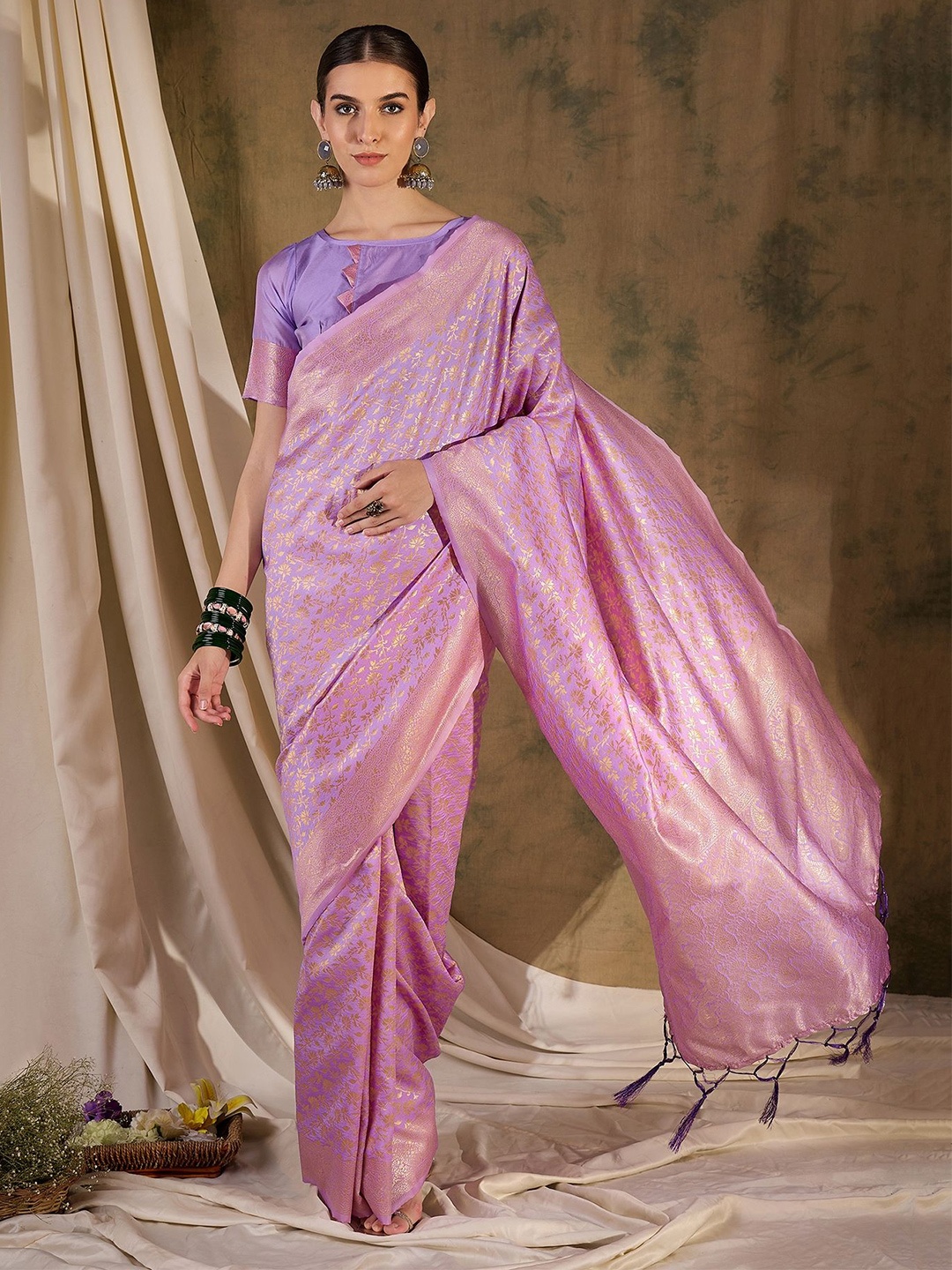 

Maroosh Ethnic Motifs Zari Banarasi Saree, Lavender