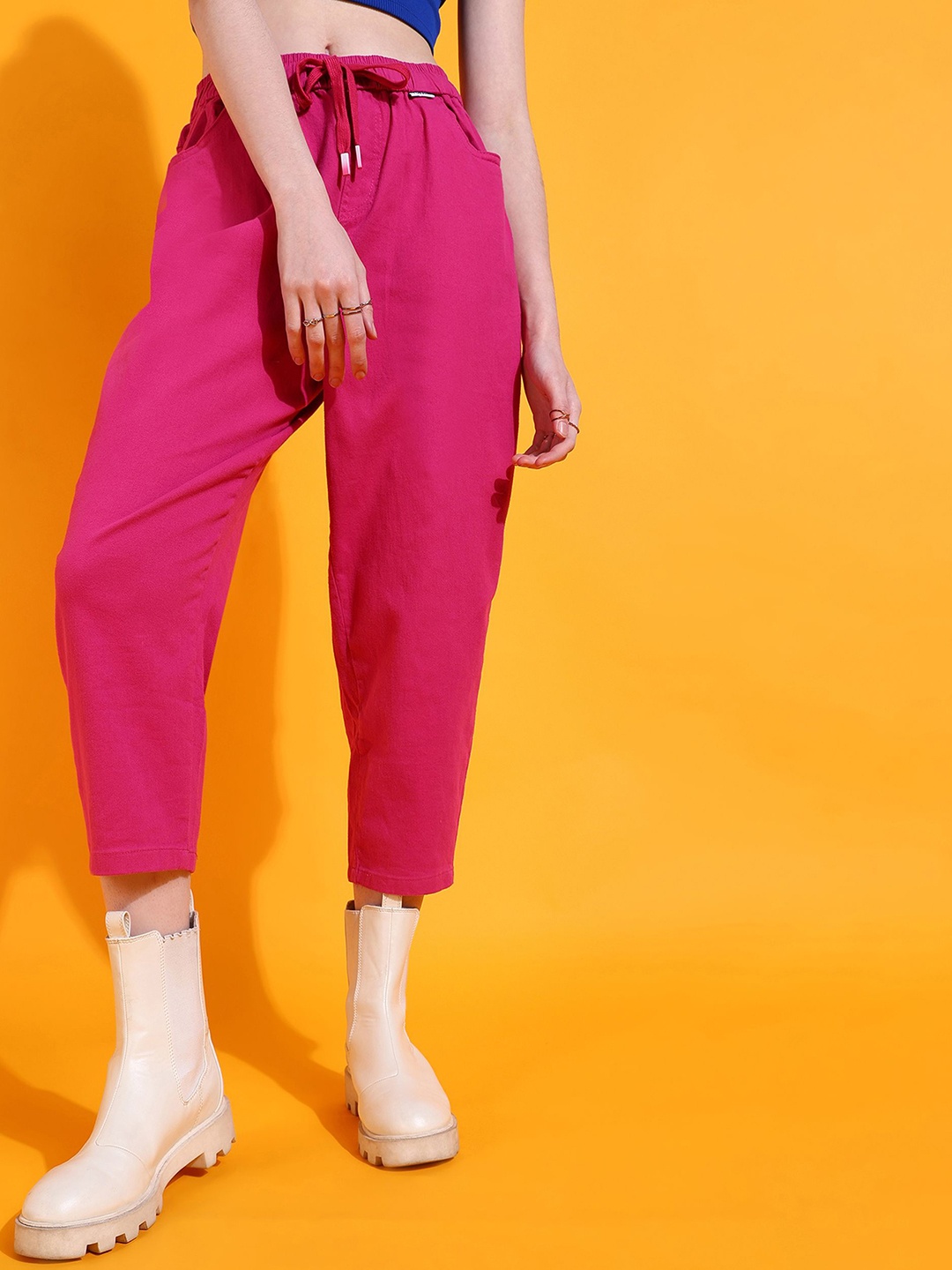 

SHECZZAR Women Mid-Rise Relaxed Slim Fit Peg Trousers, Magenta