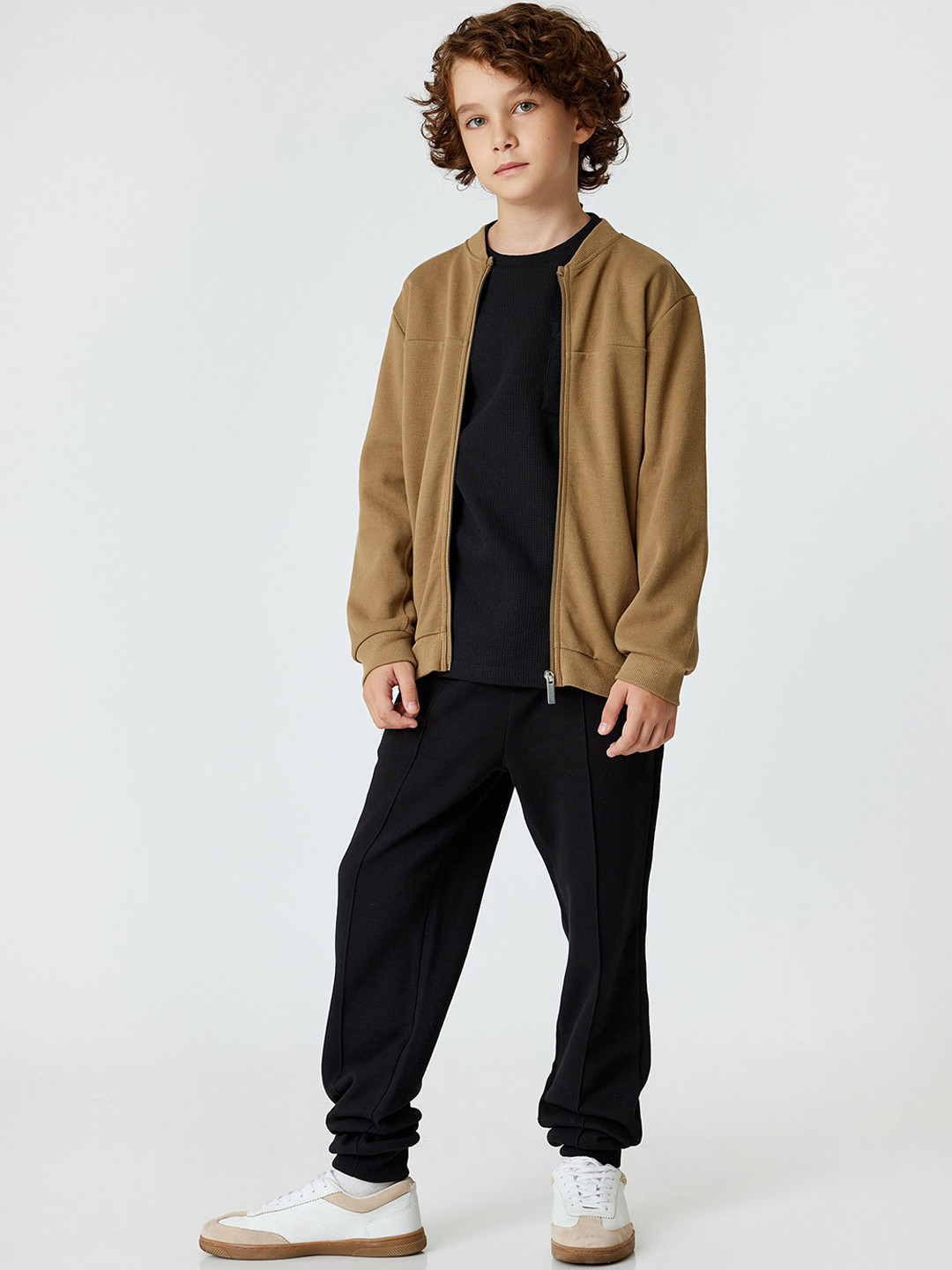 

Koton Boys Solid Mid Rise Cotton Joggers, Black