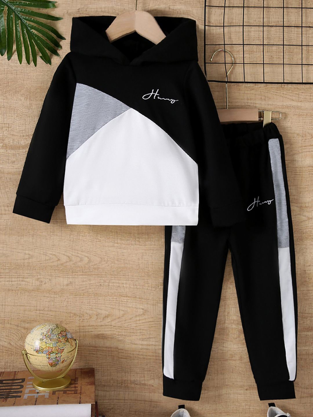 

INCLUD Boys Colourblocked Clothing Set, Black