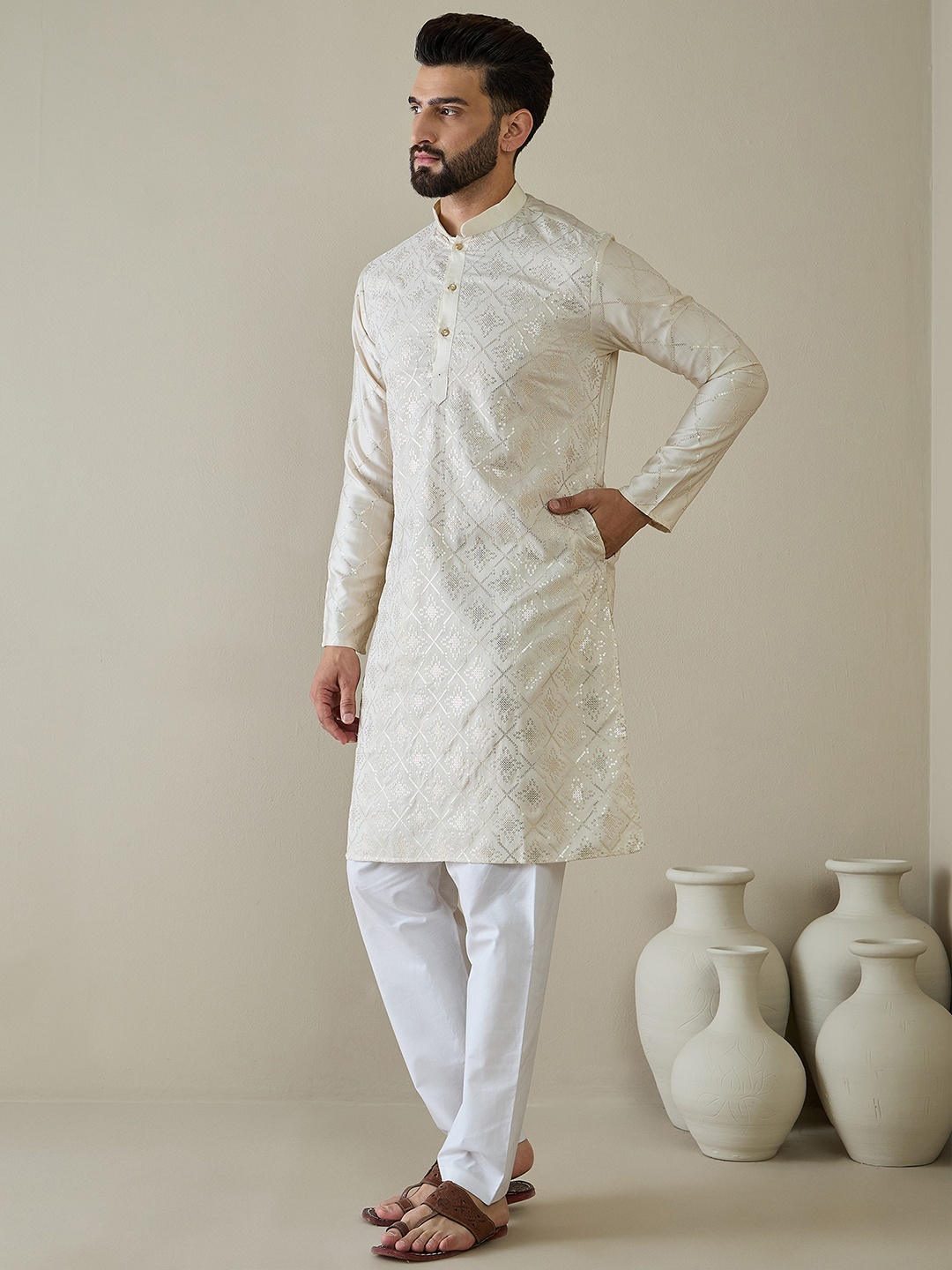 

Anouk Men Geometric Embellished Thread Work Kurta, Cream