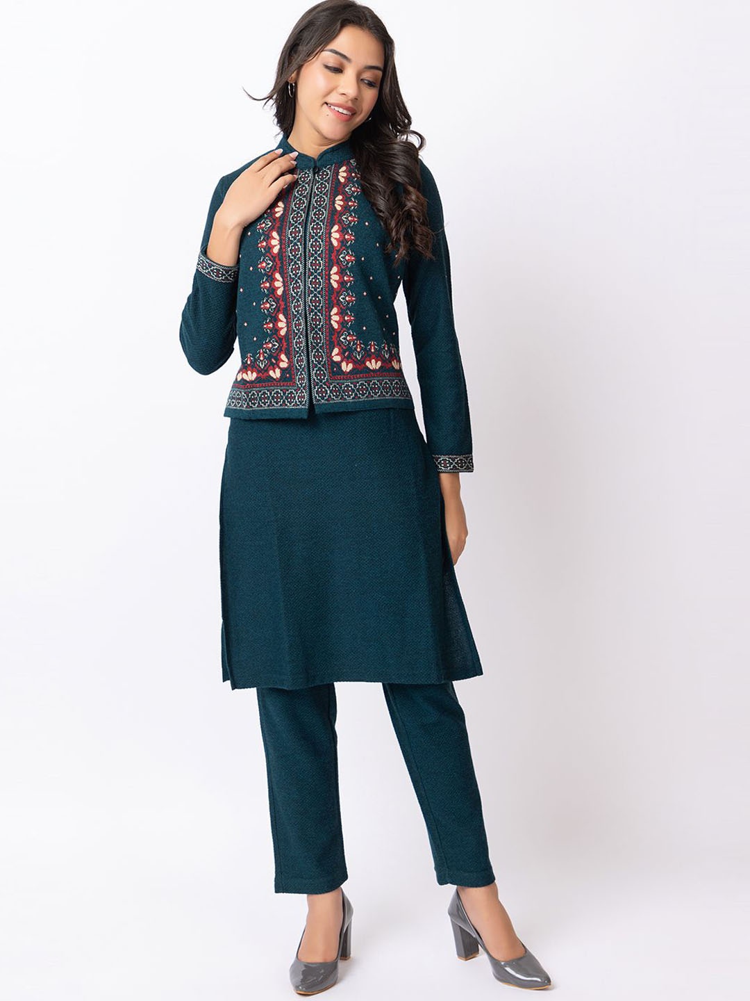 

KEIKO Mandarin Collar Knitted Jacquard Acrylic Kurta With Trouser & Jacket, Teal