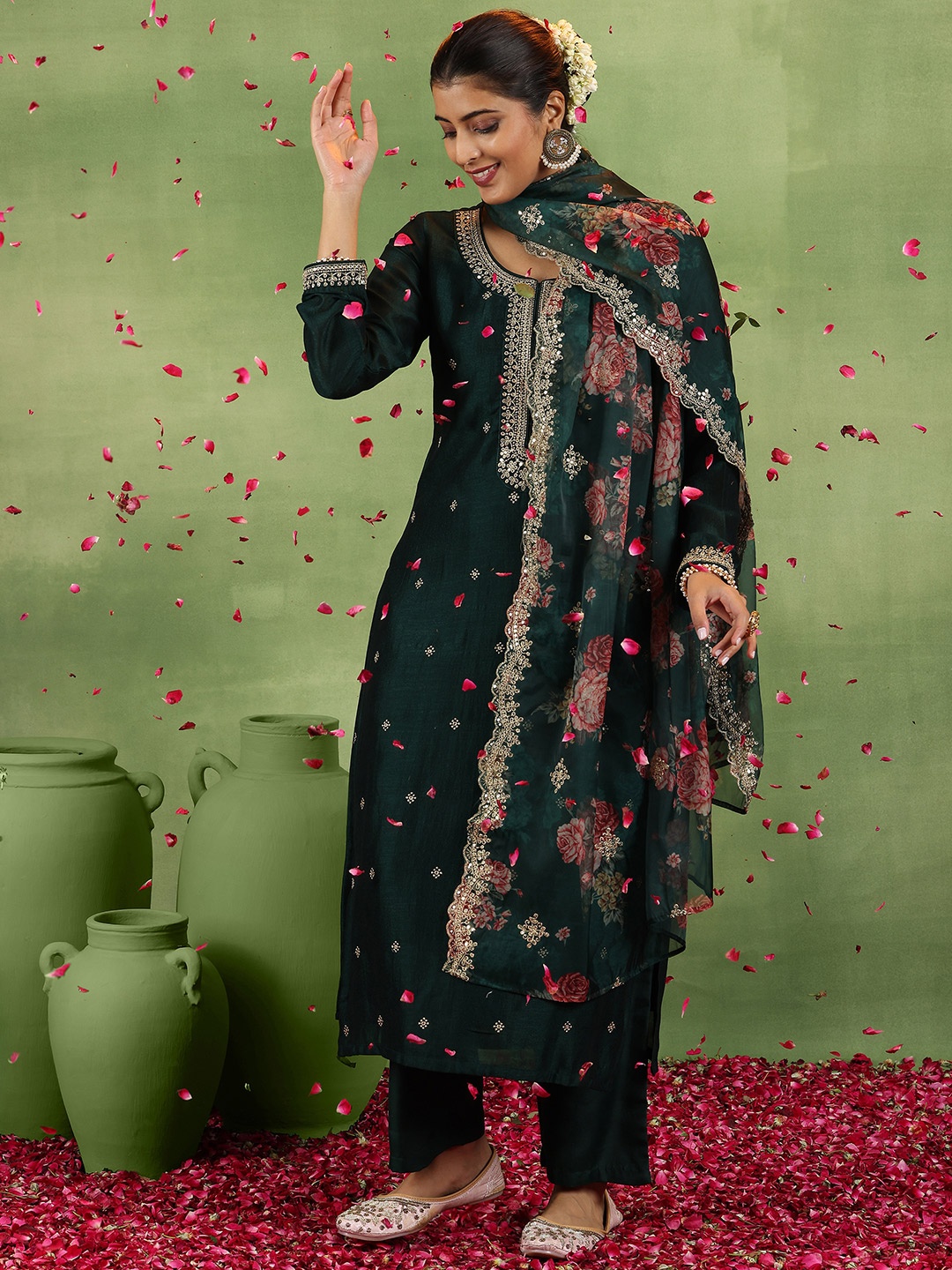 

Libas Ethnic Motifs Embroidered Straight Kurta With Trousers & Dupatta, Green