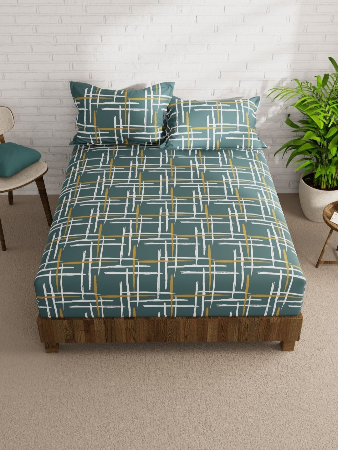 

KOPA Green & White Geometric 152 TC Queen Bedsheet with 2 Pillow Covers