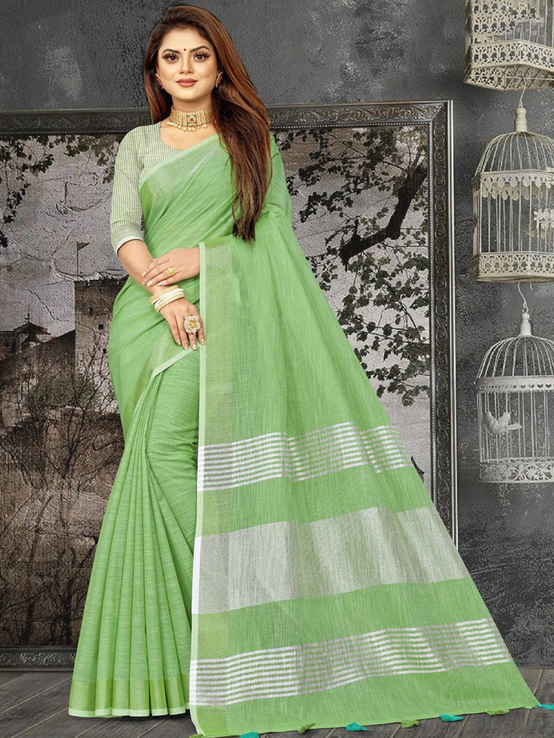 

Fashion Petals Woven Design Zari Tussar Saree, Green