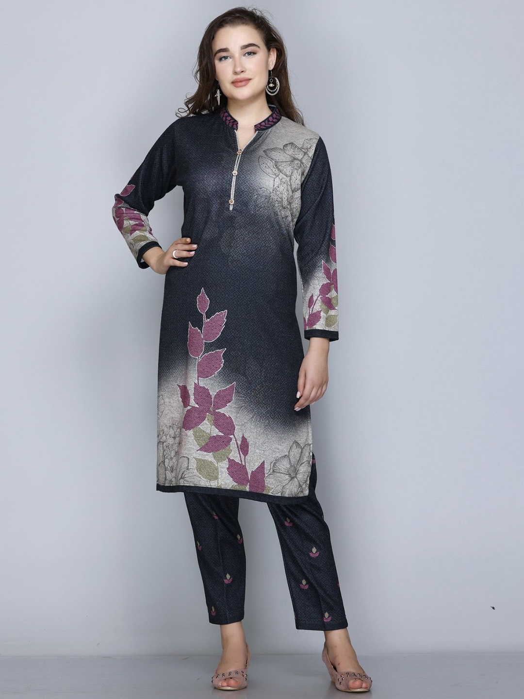 

EVORA Floral Printed Mandarin Collar Straight Kurta with Trouser & Dupatta, Charcoal