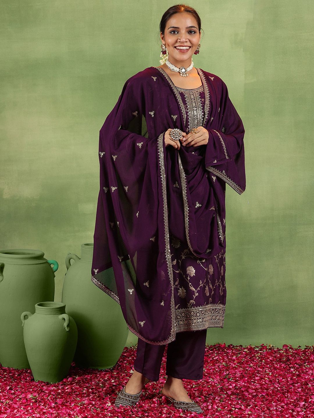 

Libas Floral Woven Design Sequinned Straight Kurta With Trousers & Dupatta, Burgundy