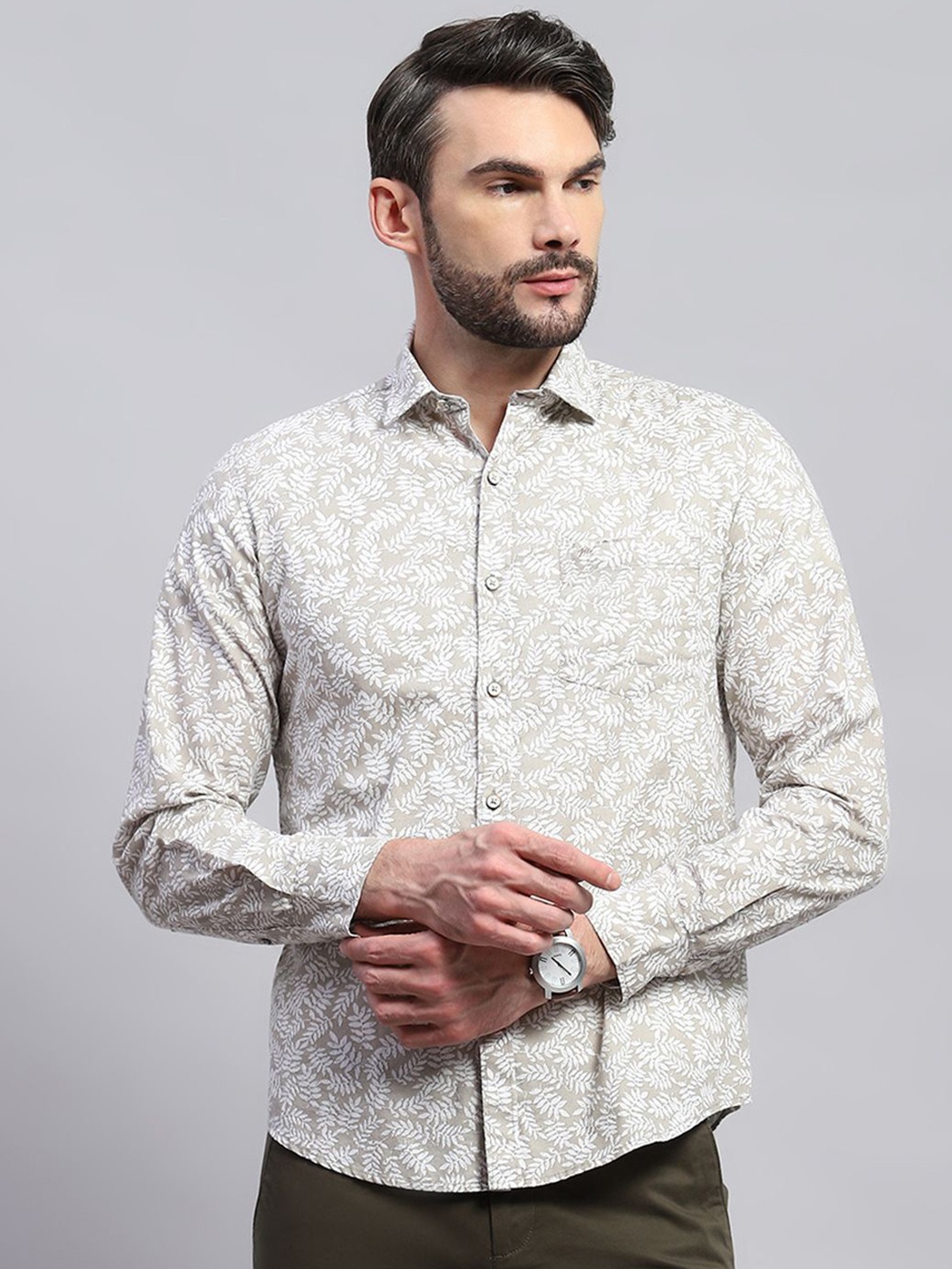 

Monte Carlo Men Spread Collar Floral Printed Cotton Casual Shirt, Beige