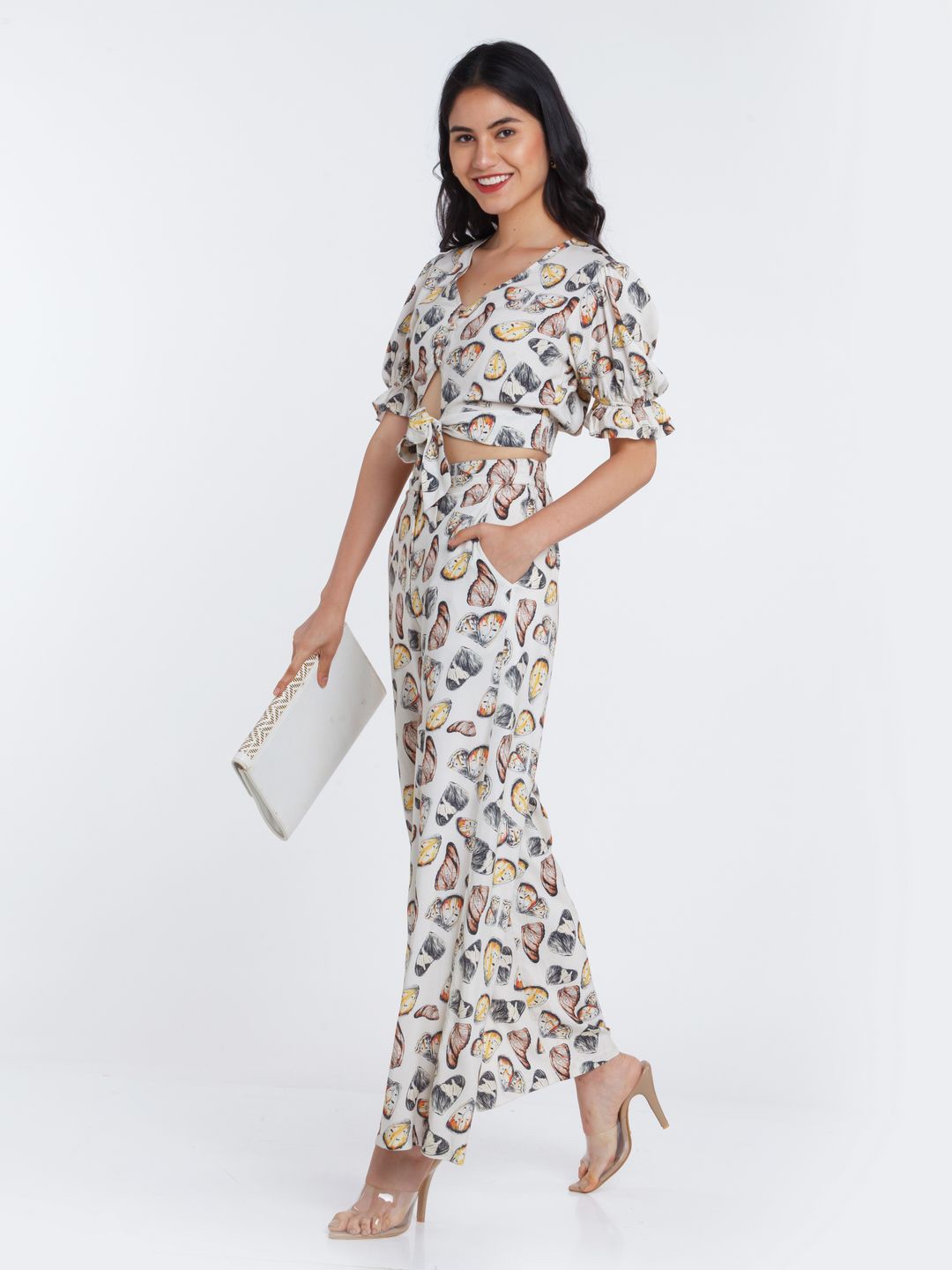 

Zink London Conversational Printed V-Neck Crop Top With Trousers, Off white