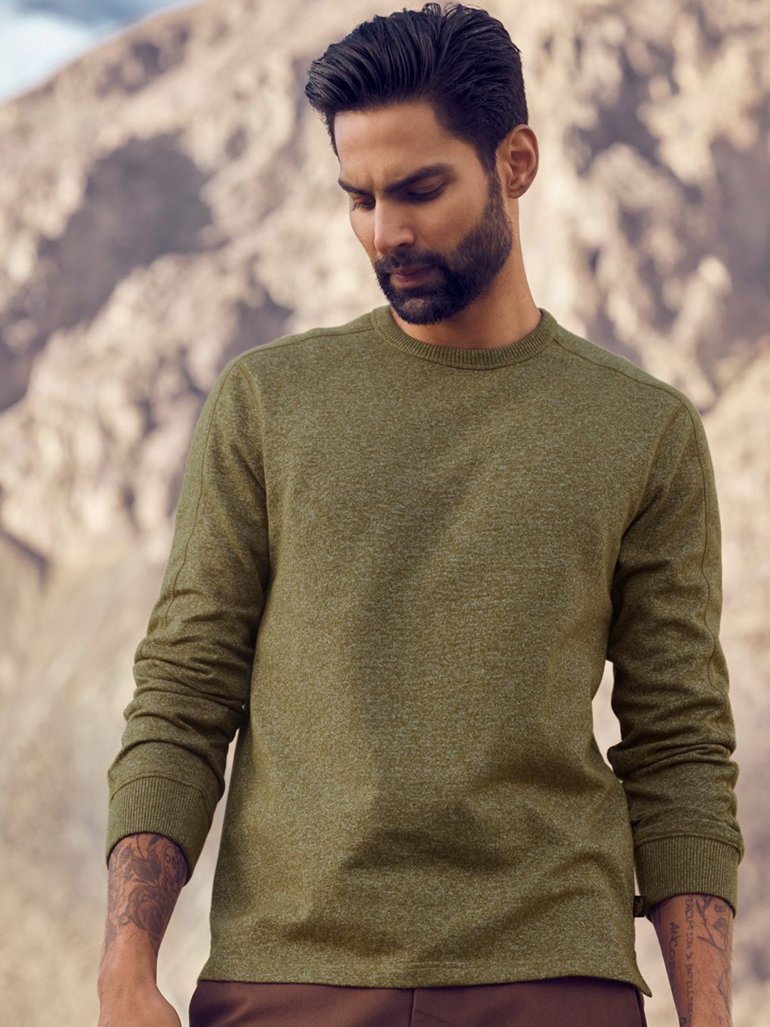 

Andamen Men Solid Round Neck Cotton T-shirt, Olive