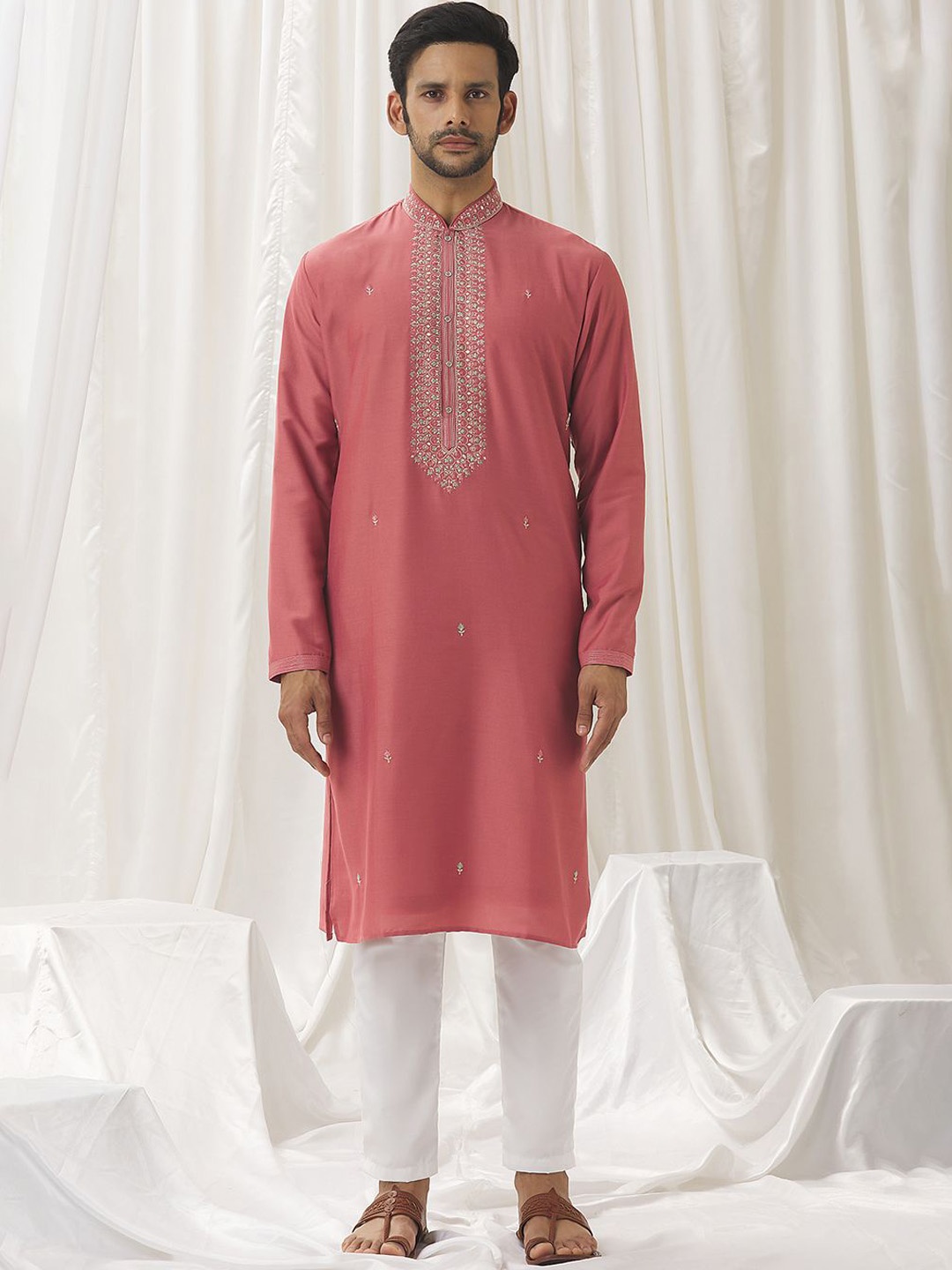 

Alaya Advani Floral Embroidered Thread Work Silk Cotton Straight Kurta with Trousers, Pink
