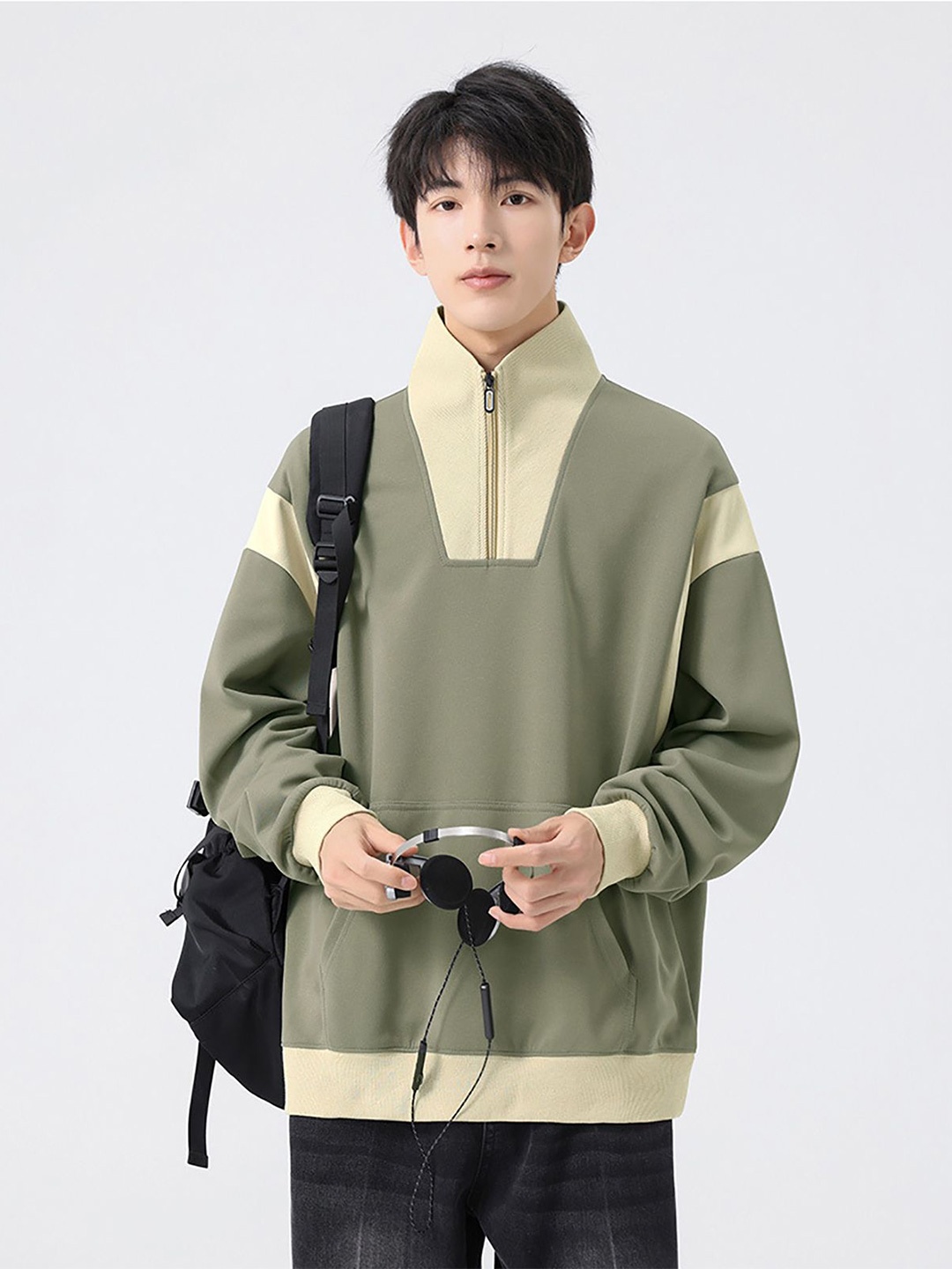 

StyleCast x Revolte Men Colourblocked Mock Collar Pullover Sweatshirt, Green