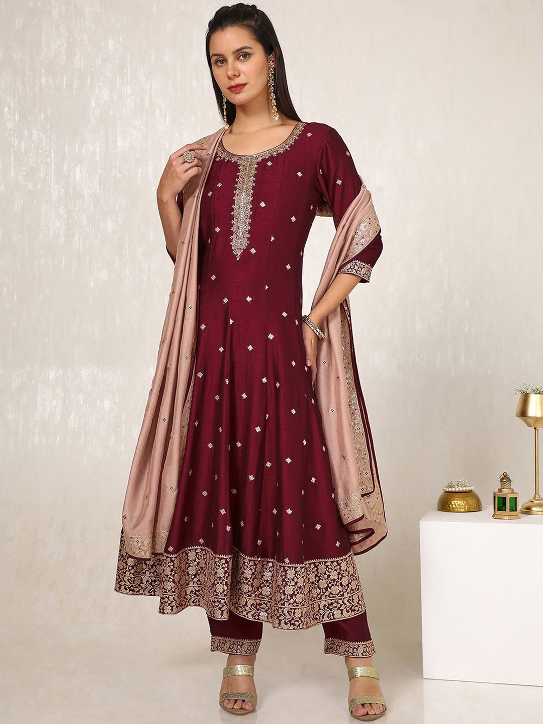 

Soch Ethnic Motifs Embroidered Sequinned Anarkali Kurta with Trousers & Dupatta, Maroon