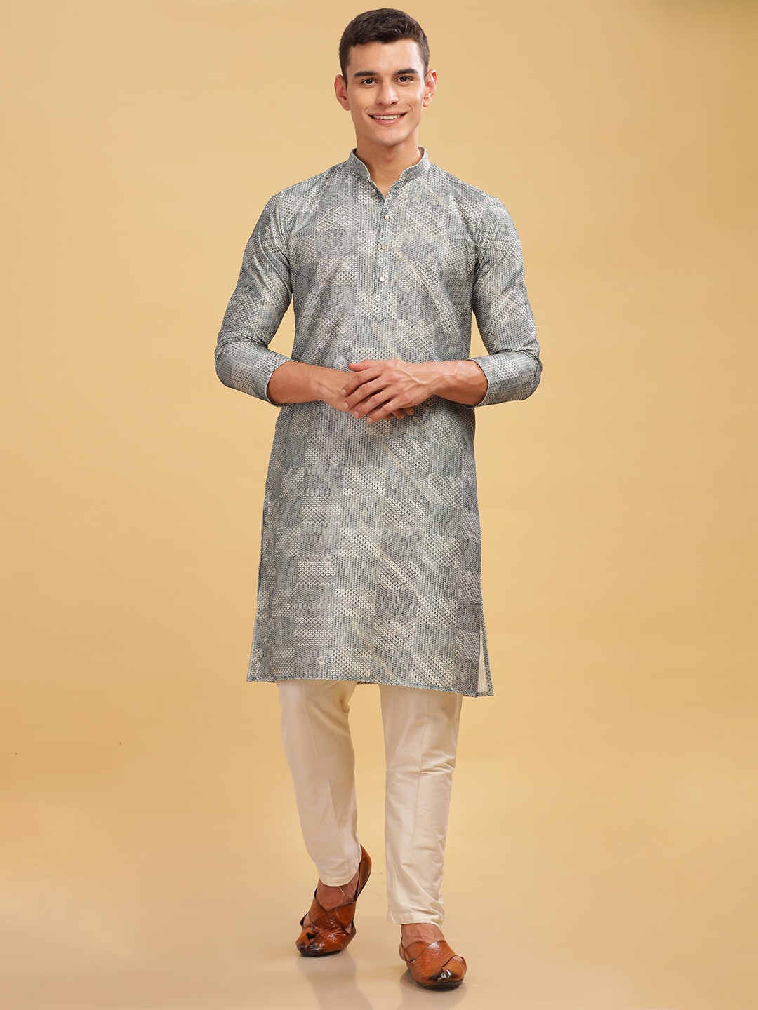

Anouk Men Checked Thread Work Mandarin Collar Long Sleeves Kurta, Grey