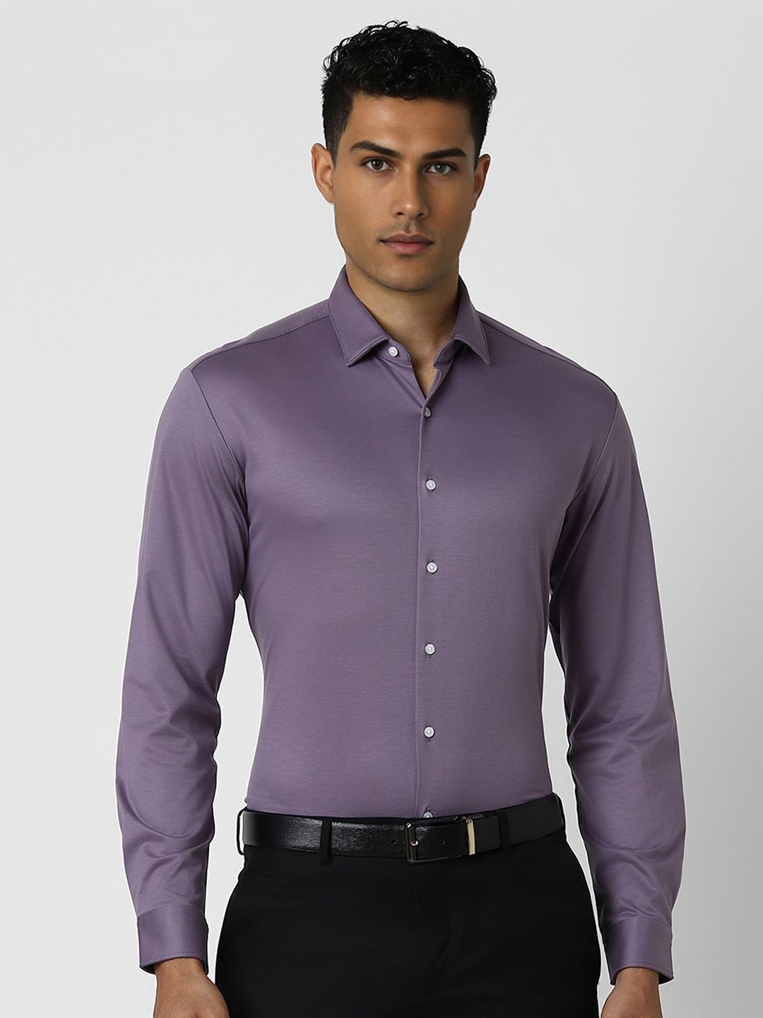 

Van Heusen Men Spread Collar Solid Cotton Slim Fit Formal Shirt, Lavender