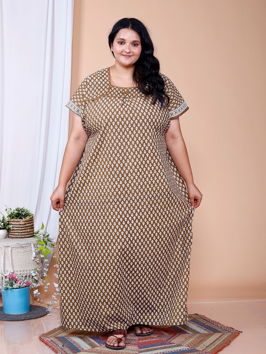 

JAIPZZ APPARELS Women Printed Pure Cotton Plus Size Maxi Nightdress, Brown