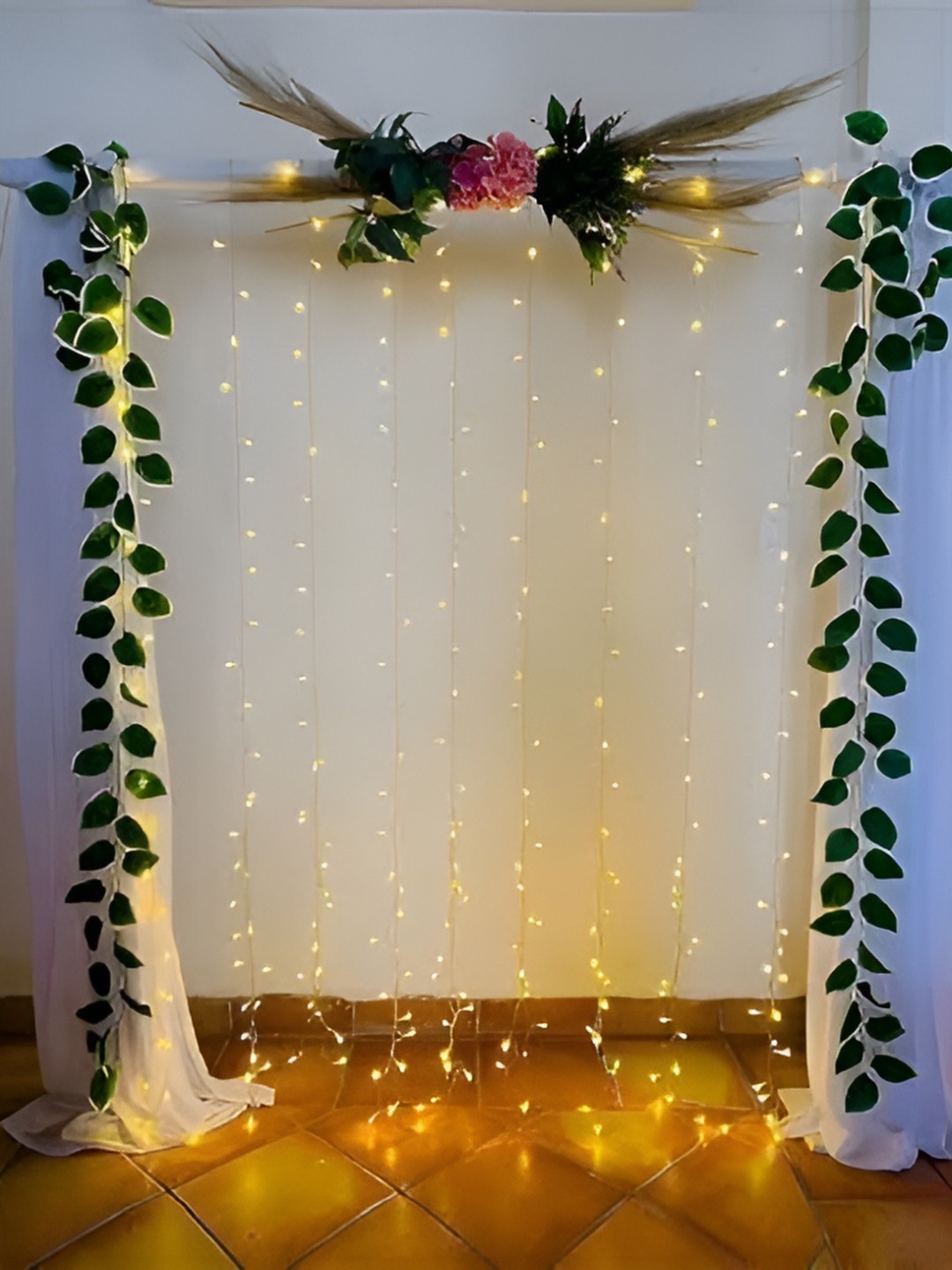 

Special You 10-Pcs Green & White Festive Decor, Yellow
