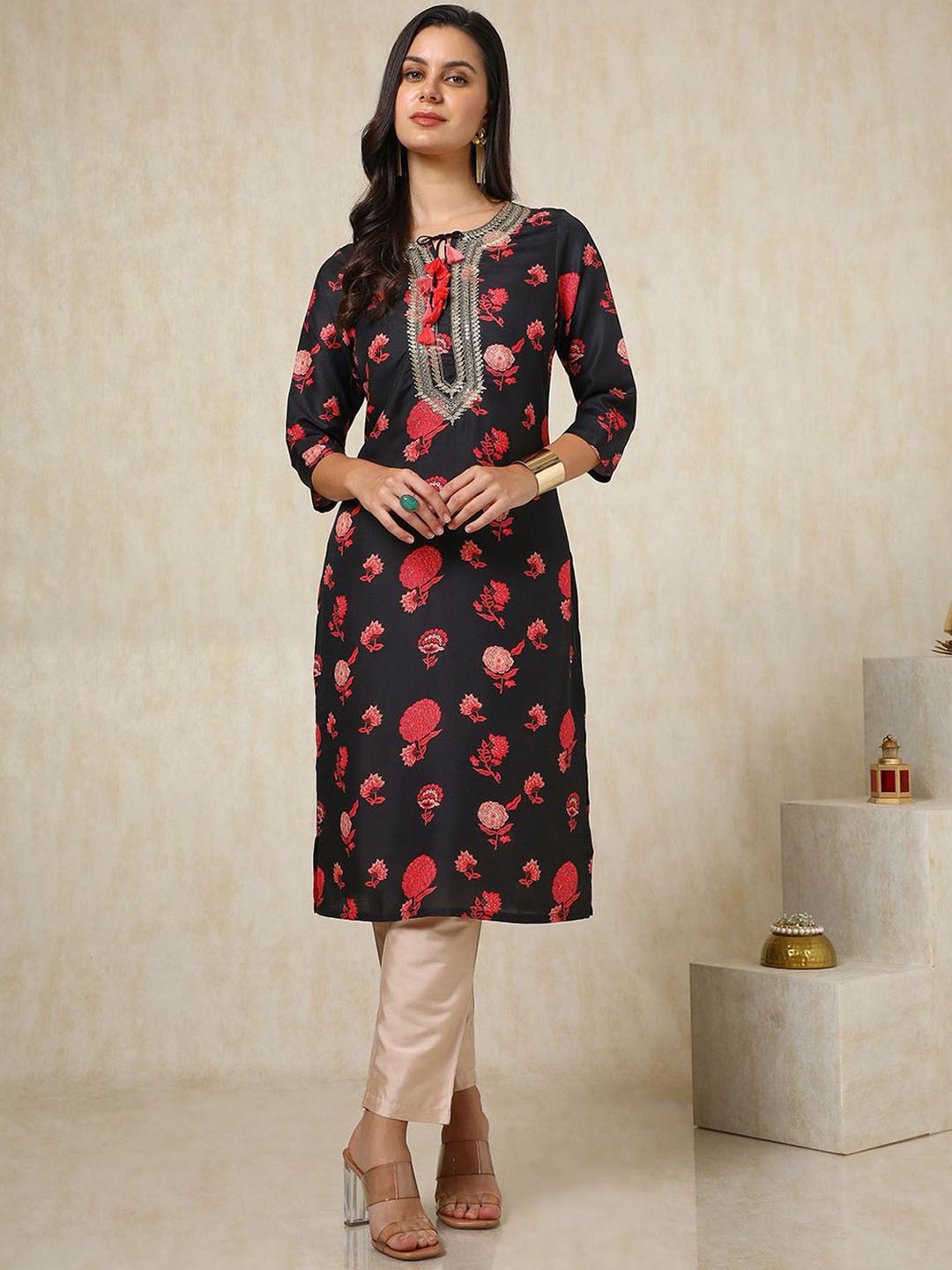 

Soch Floral Printed Tie-Up Neck Straight Sequinned Kurta, Black