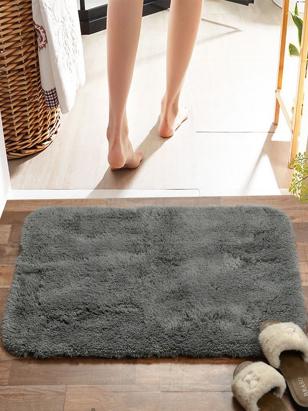 

Pano Charcoal Grey 2000 GSM Microfiber Anti-Skid Bath Rugs