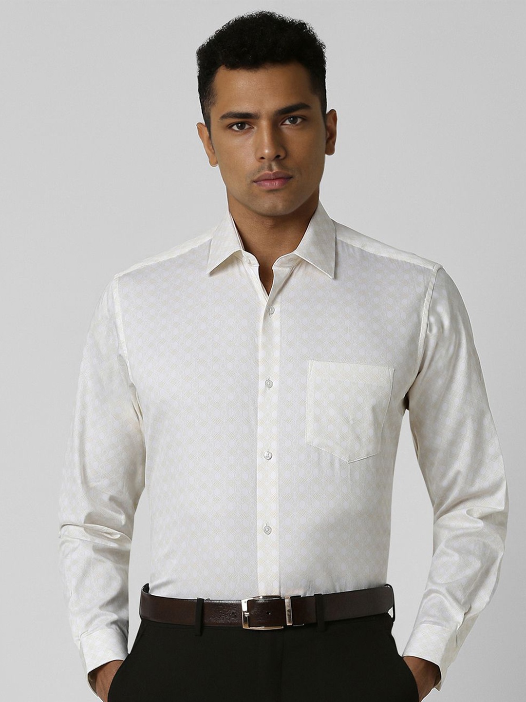 

Van Heusen Men Spread Collar Geometric Printed Cotton Slim Fit Formal Shirt, White