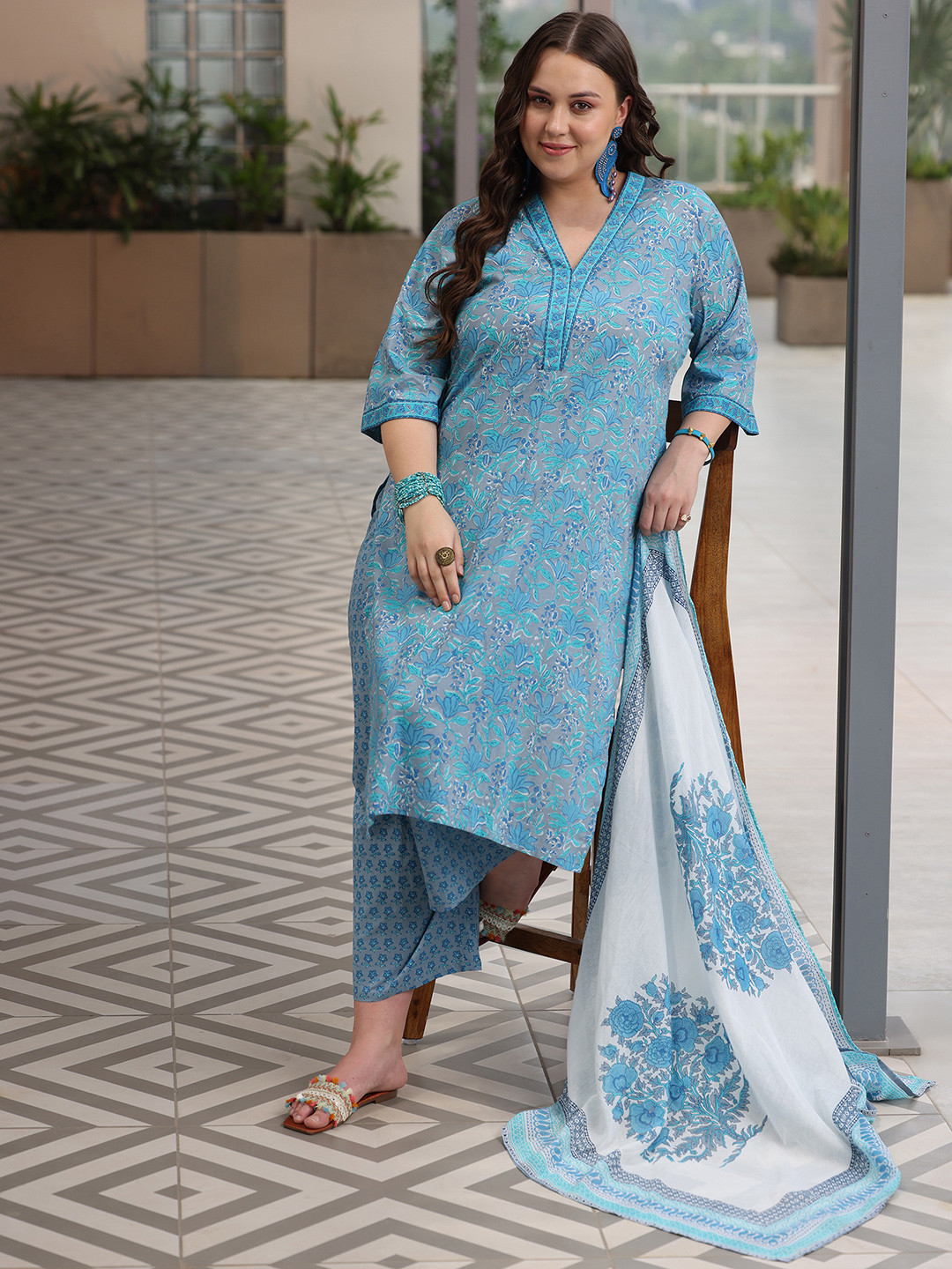 

EXTRA LOVE BY LIBAS Plus Size Floral Printed Pure Cotton Kurta With Trouser & Dupatta, Blue