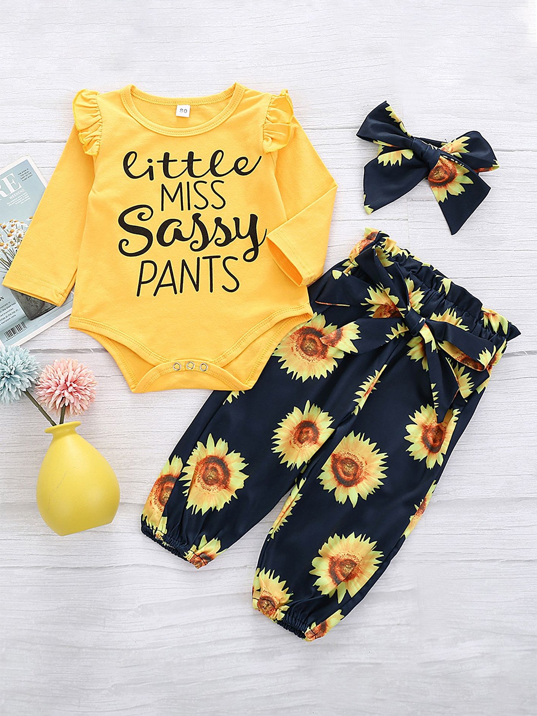 

LULU & SKY Girls Printed T-shirt with Pyjamas & Hairband, Yellow