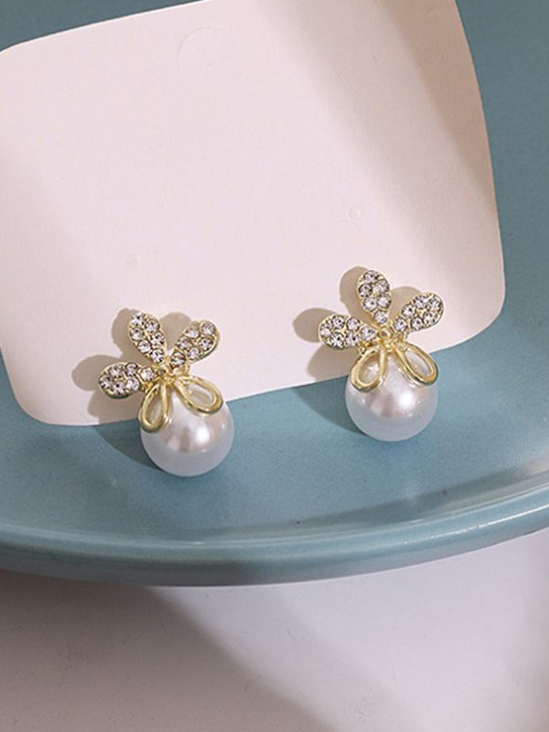 

KRENOZ Floral Studs Earrings, Gold
