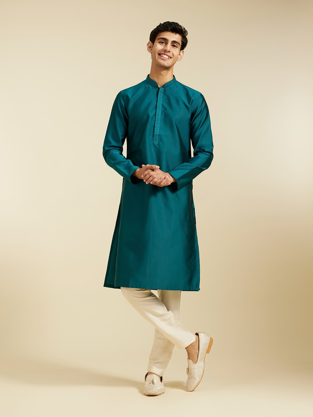 

Diwas by Manyavar Geometric Woven Design Thread Work Mandarin Collar Straight Kurta, Green