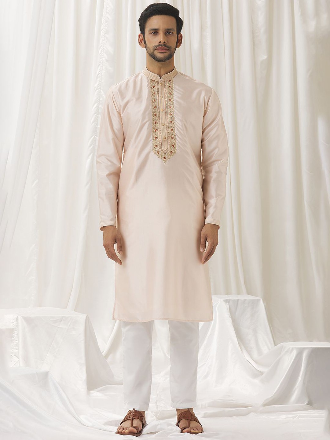 

Alaya Advani Floral Yoke Design Thread Work Silk Cotton Straight Kurta with Trousers, Peach